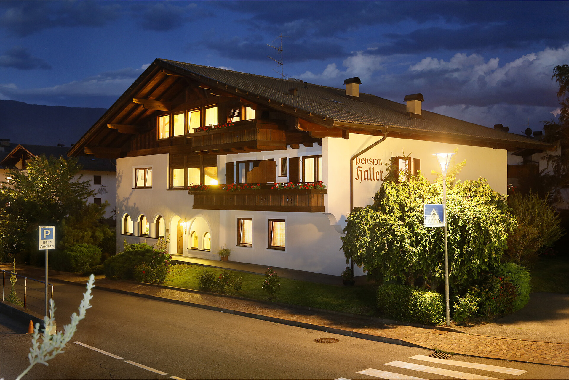 Nighttime view of Pension Haller in Algund near Merano