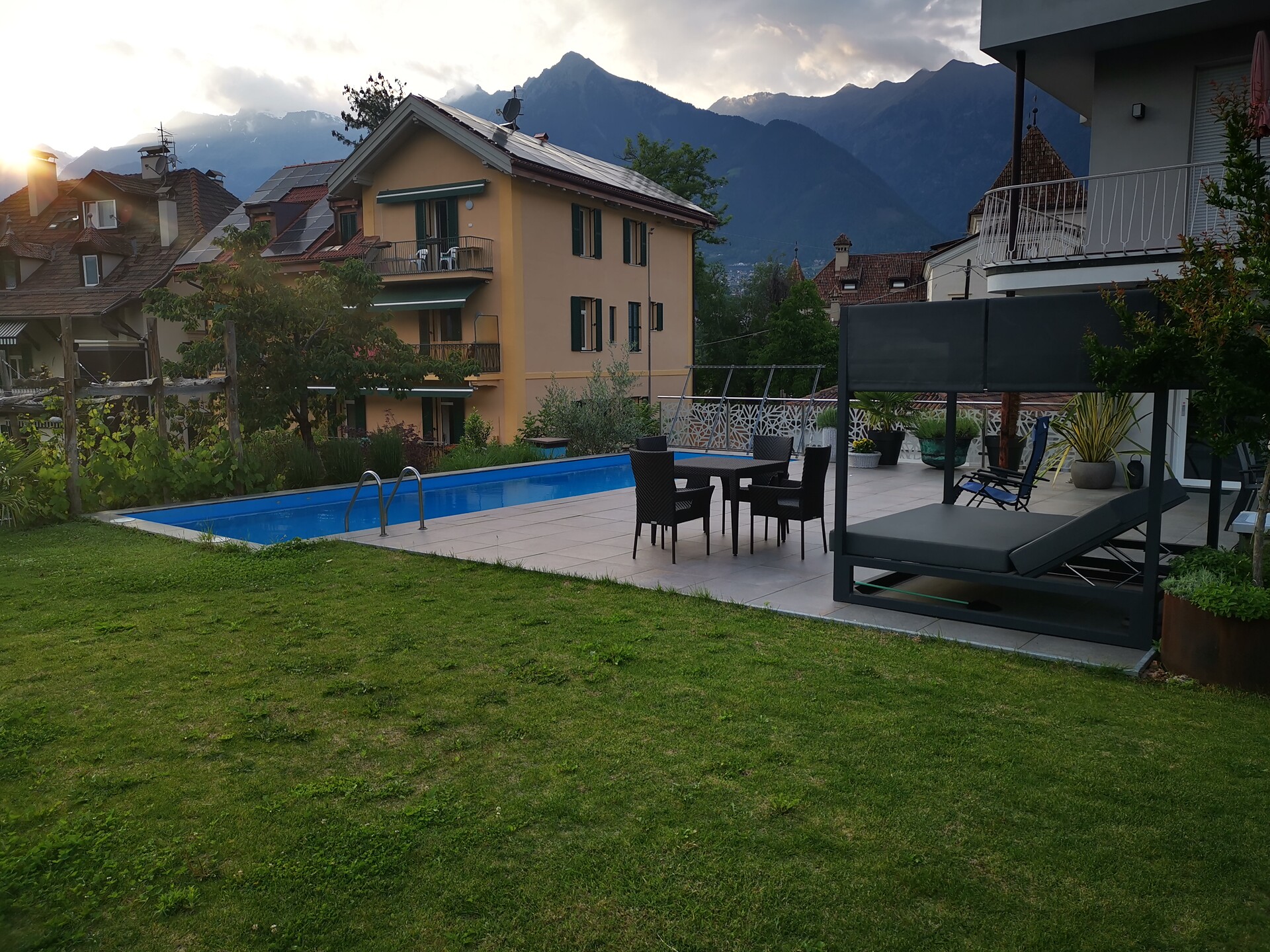 Schöne Aussicht auf den Garten der  Ferienwohnung