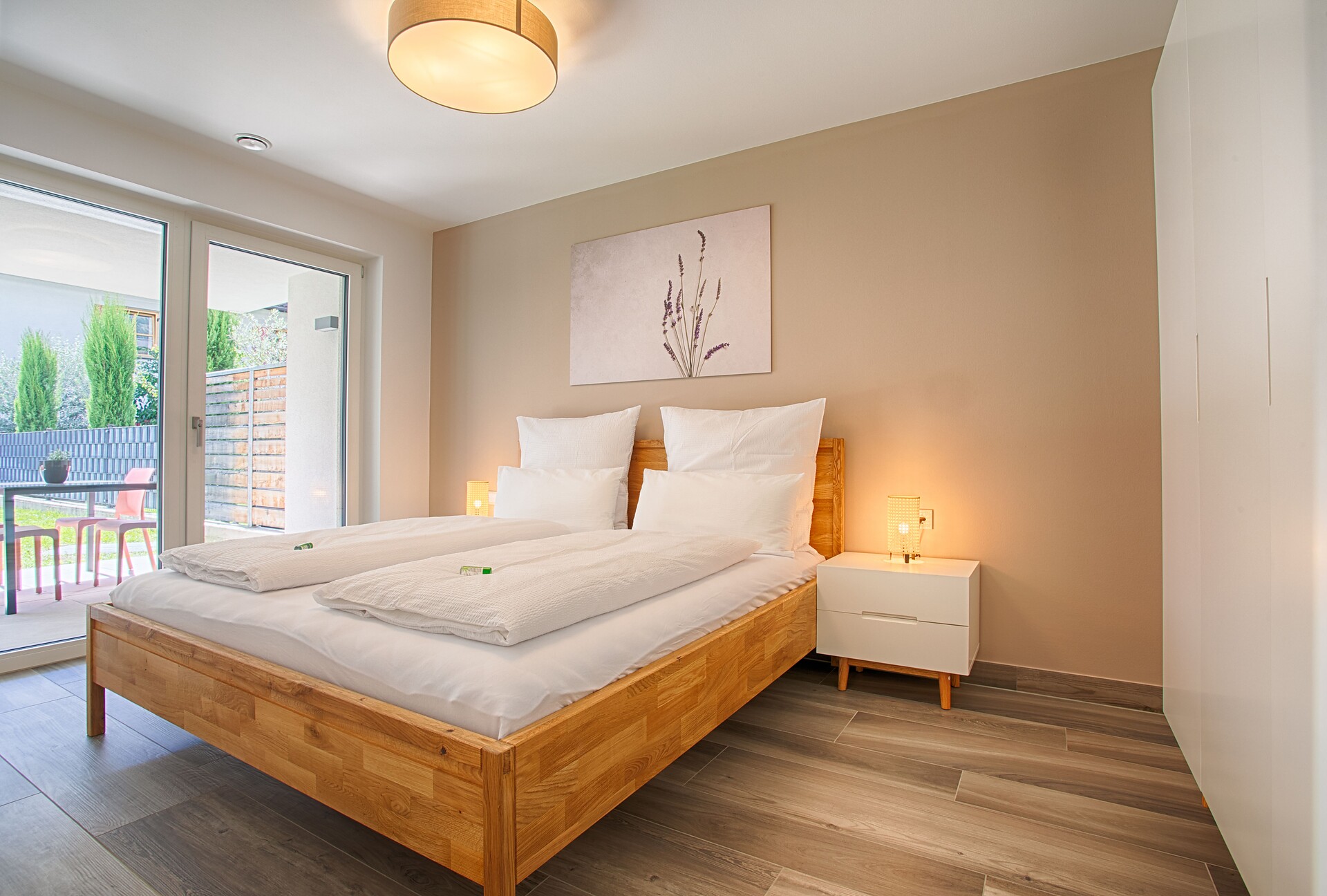 Schlafzimmer 1
