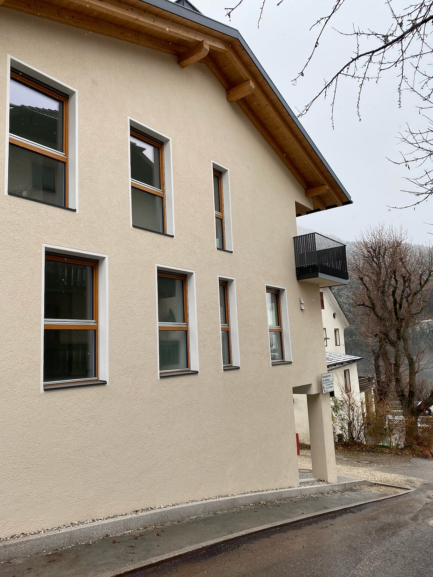Anischt West