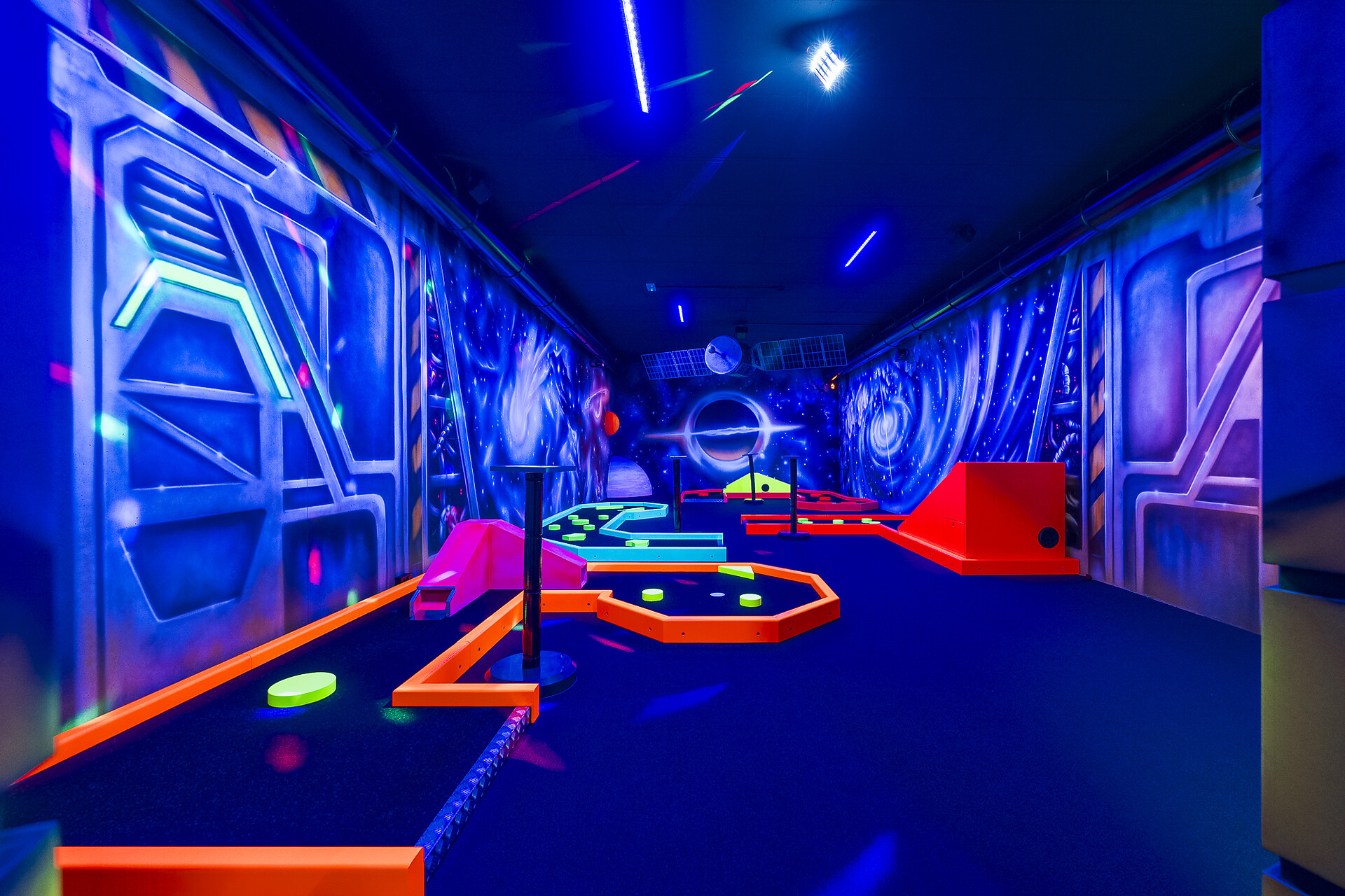 Hotel Prokulus Blacklight Indoor Minigolf