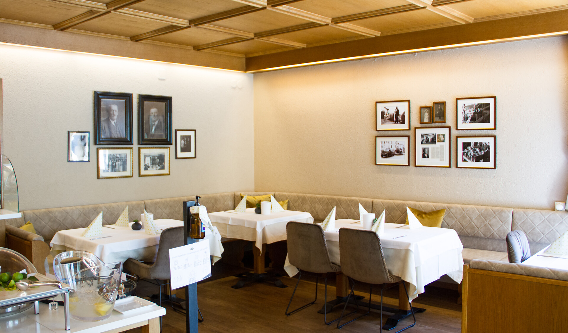 Frühstücksbuffet mit südtiroler und hausgemachten Spezialitäten