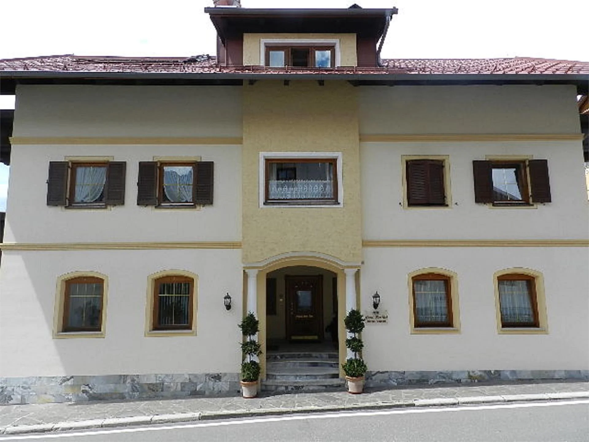 Garni Her-Bri Dobbiaco 2 suedtirol.info