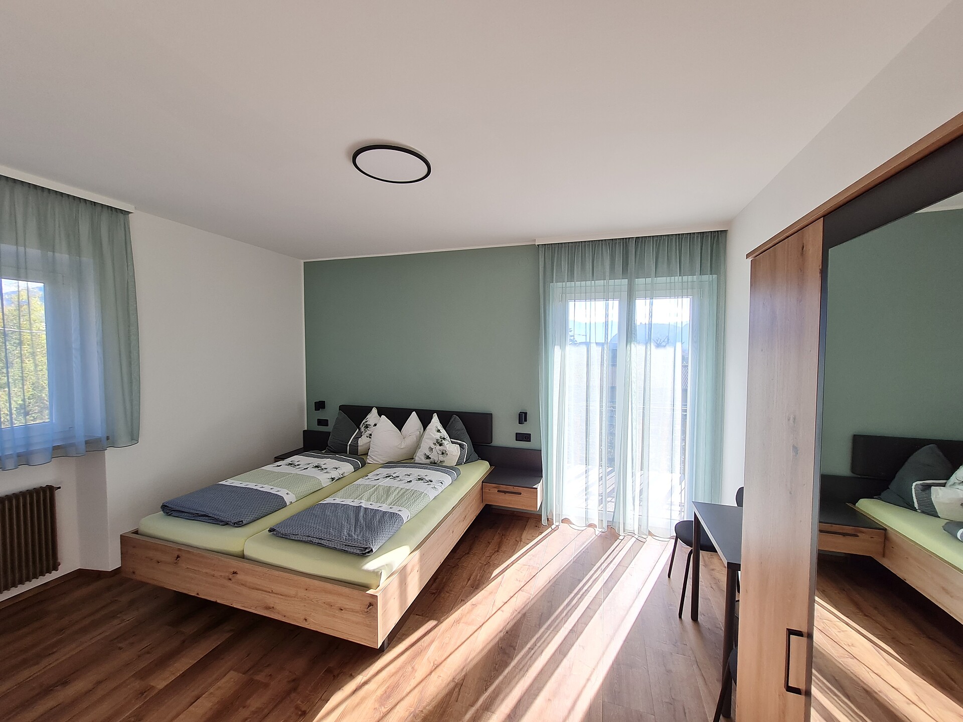 Doppelzimmer mit Balkon