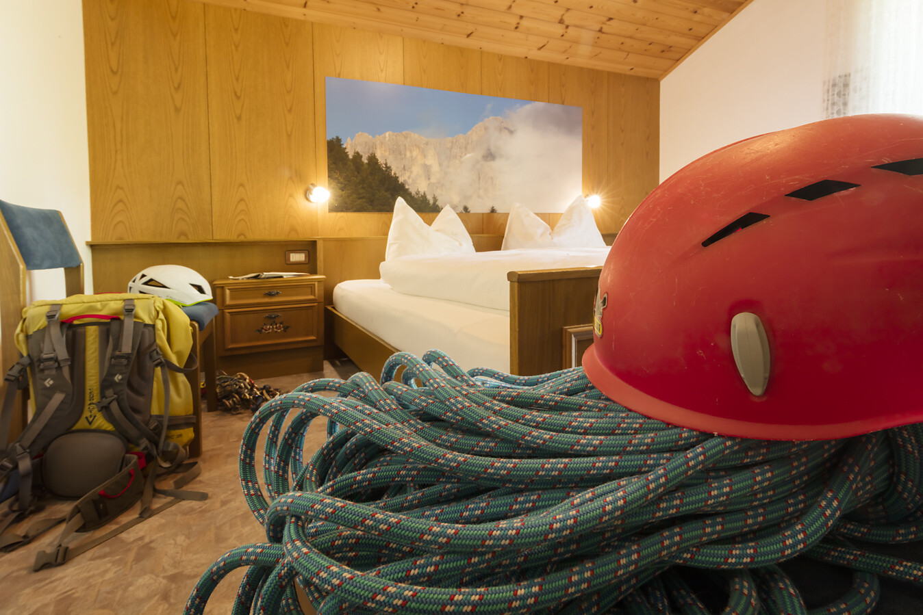Kletterausrüstung im Zimmer