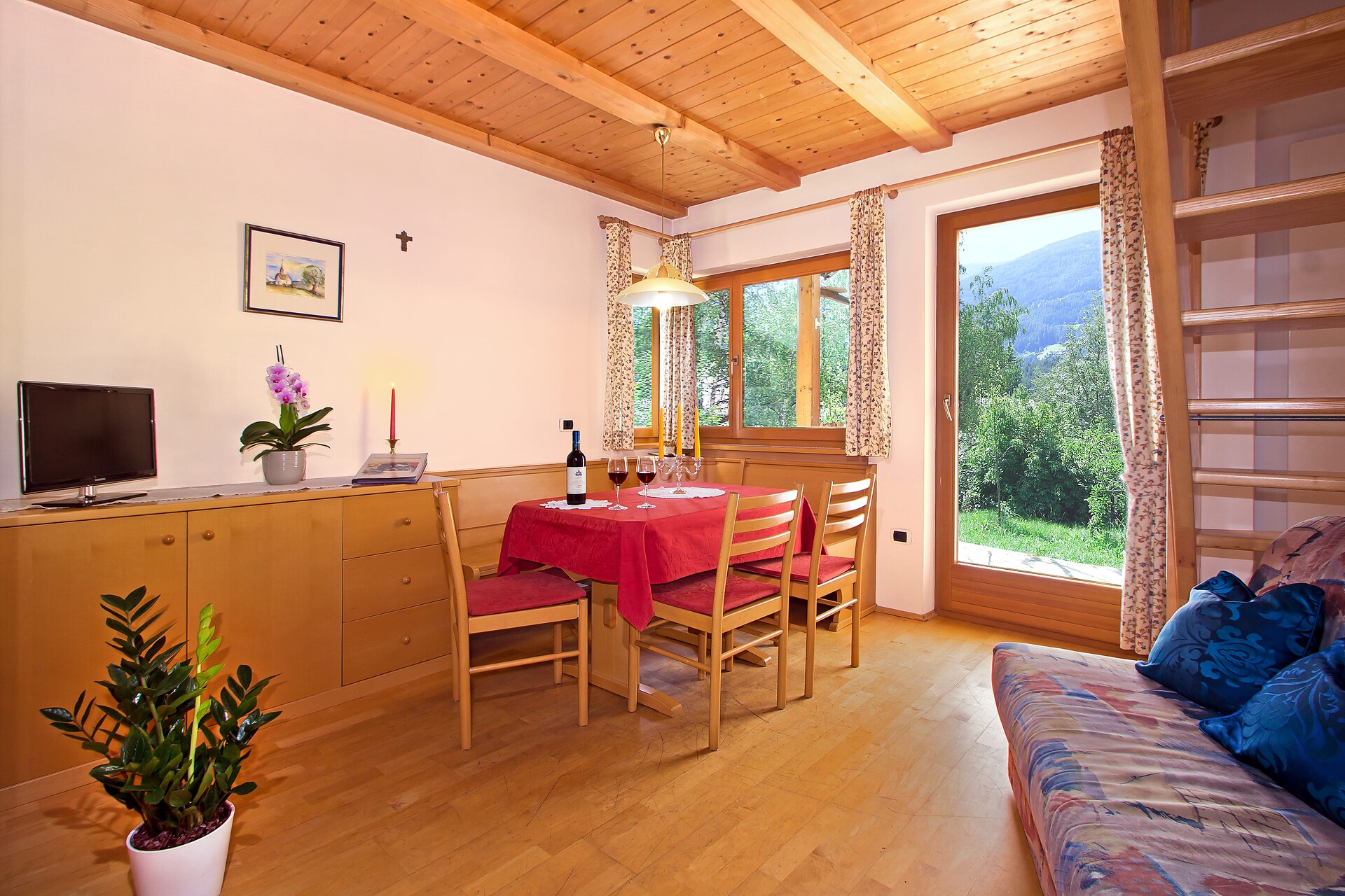 Appartement 1 living room 2