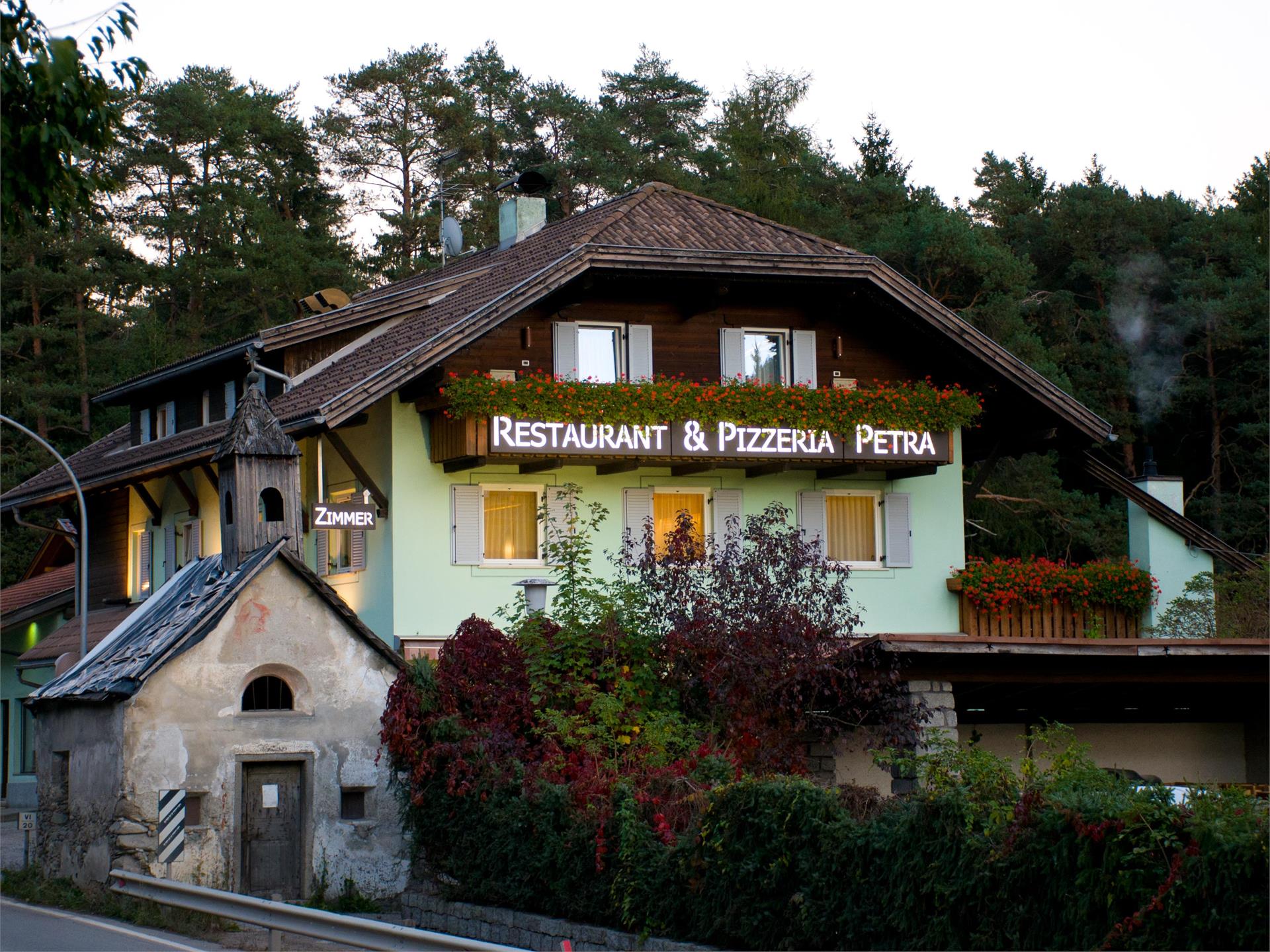 Albergo Pizzeria Petra Chienes 1 suedtirol.info