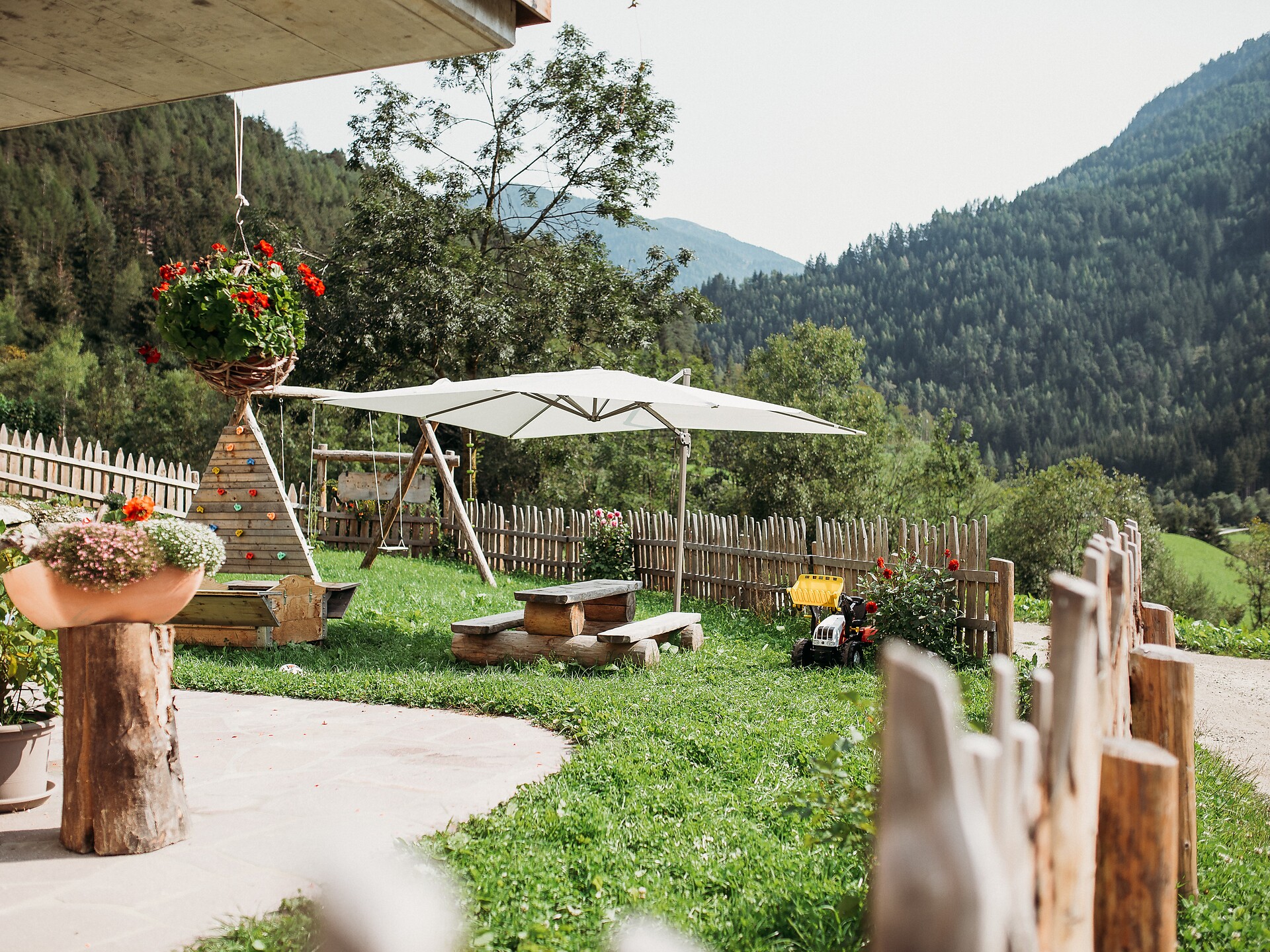 Garden with playground