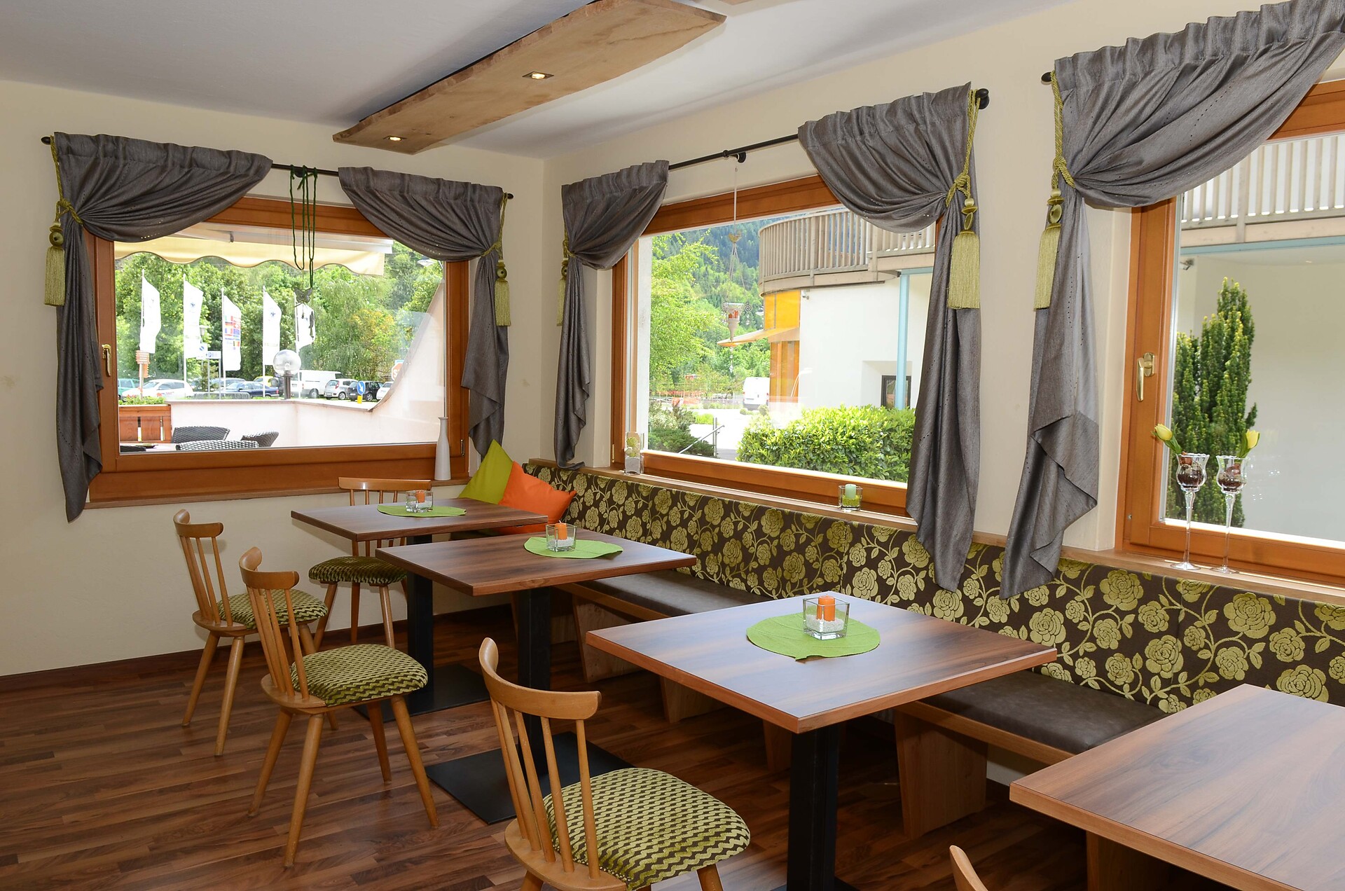 Breakfast room