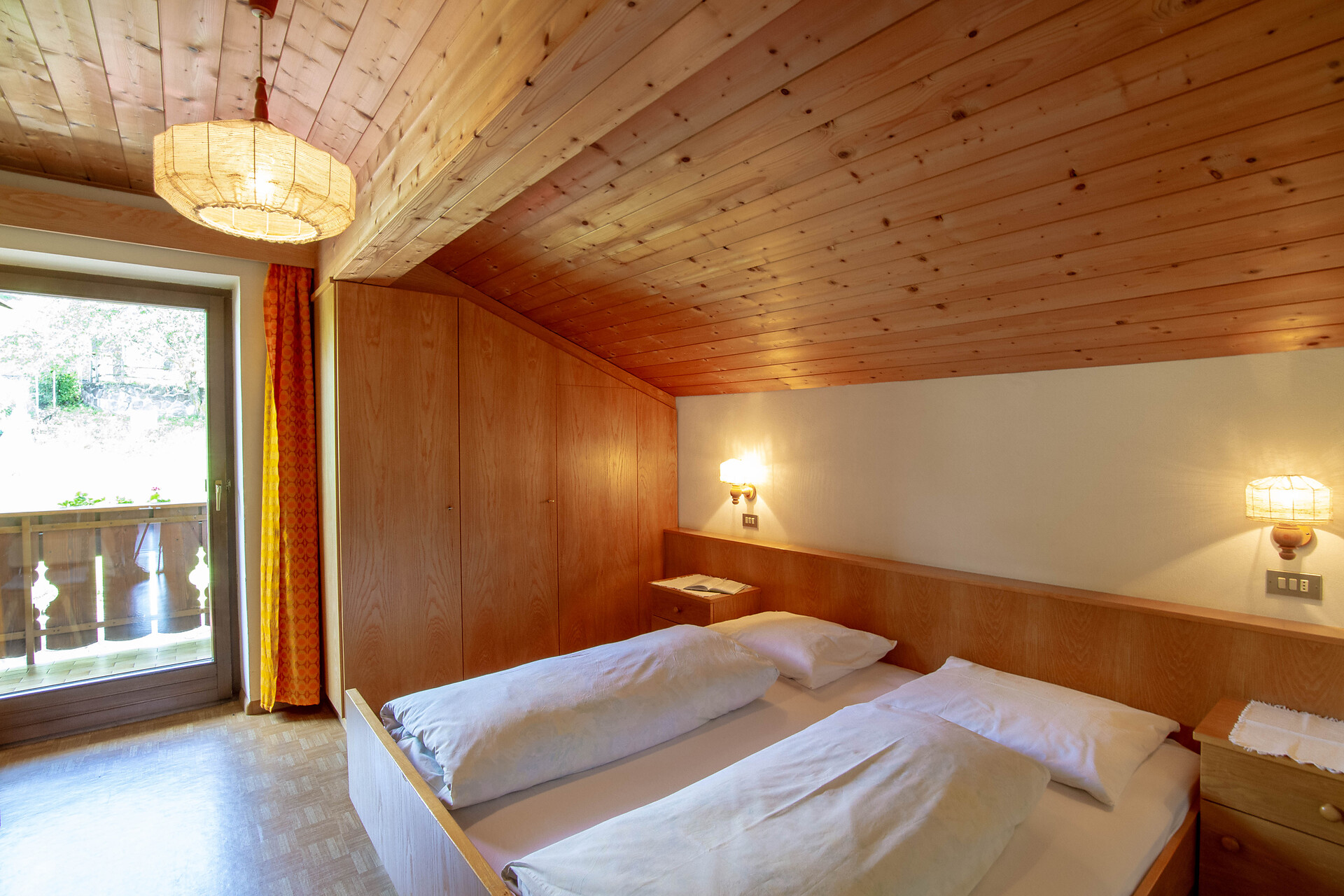 bedroom 2 Mondschein
