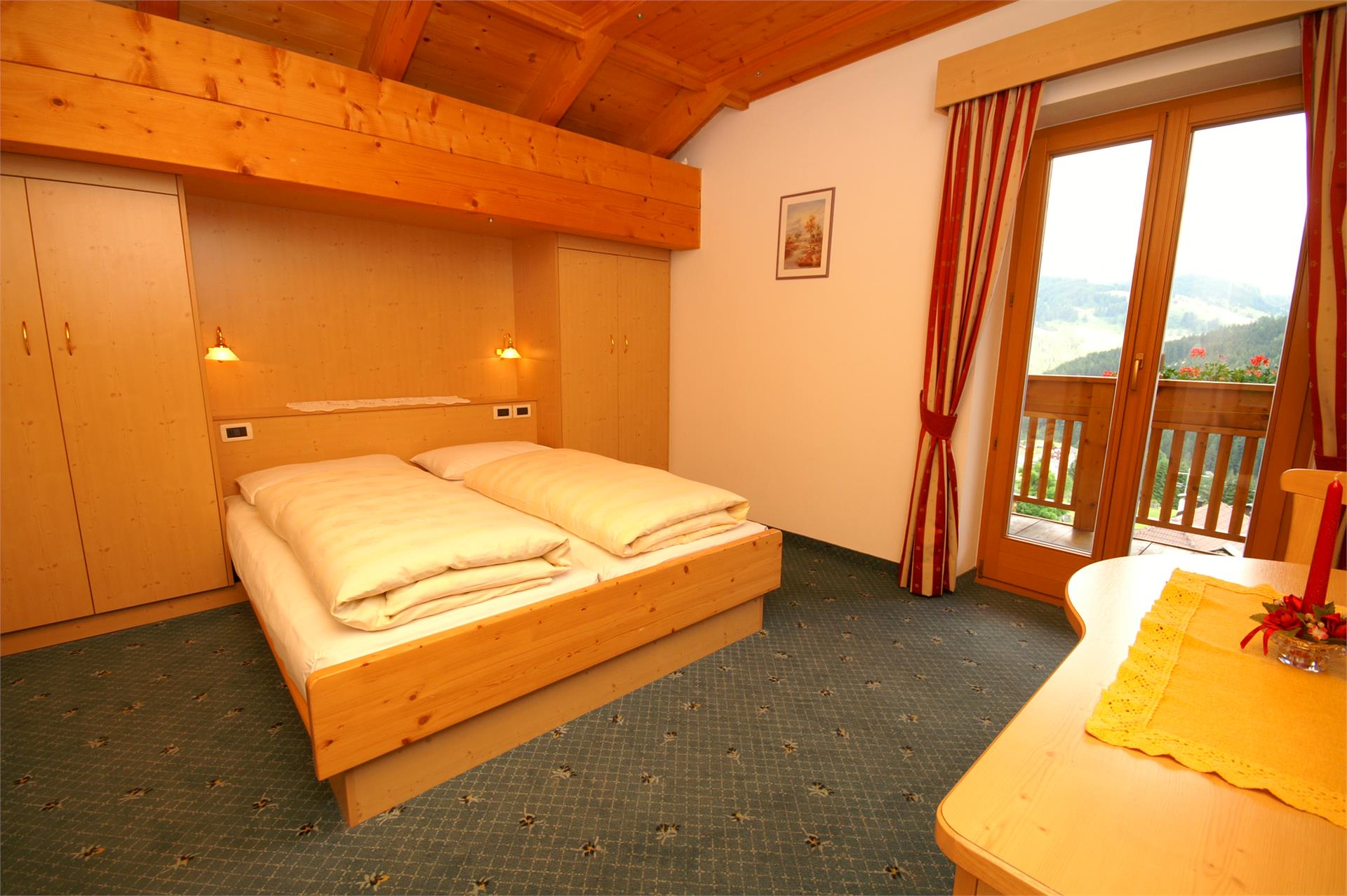 Garni + app. Somaila Badia 4 suedtirol.info