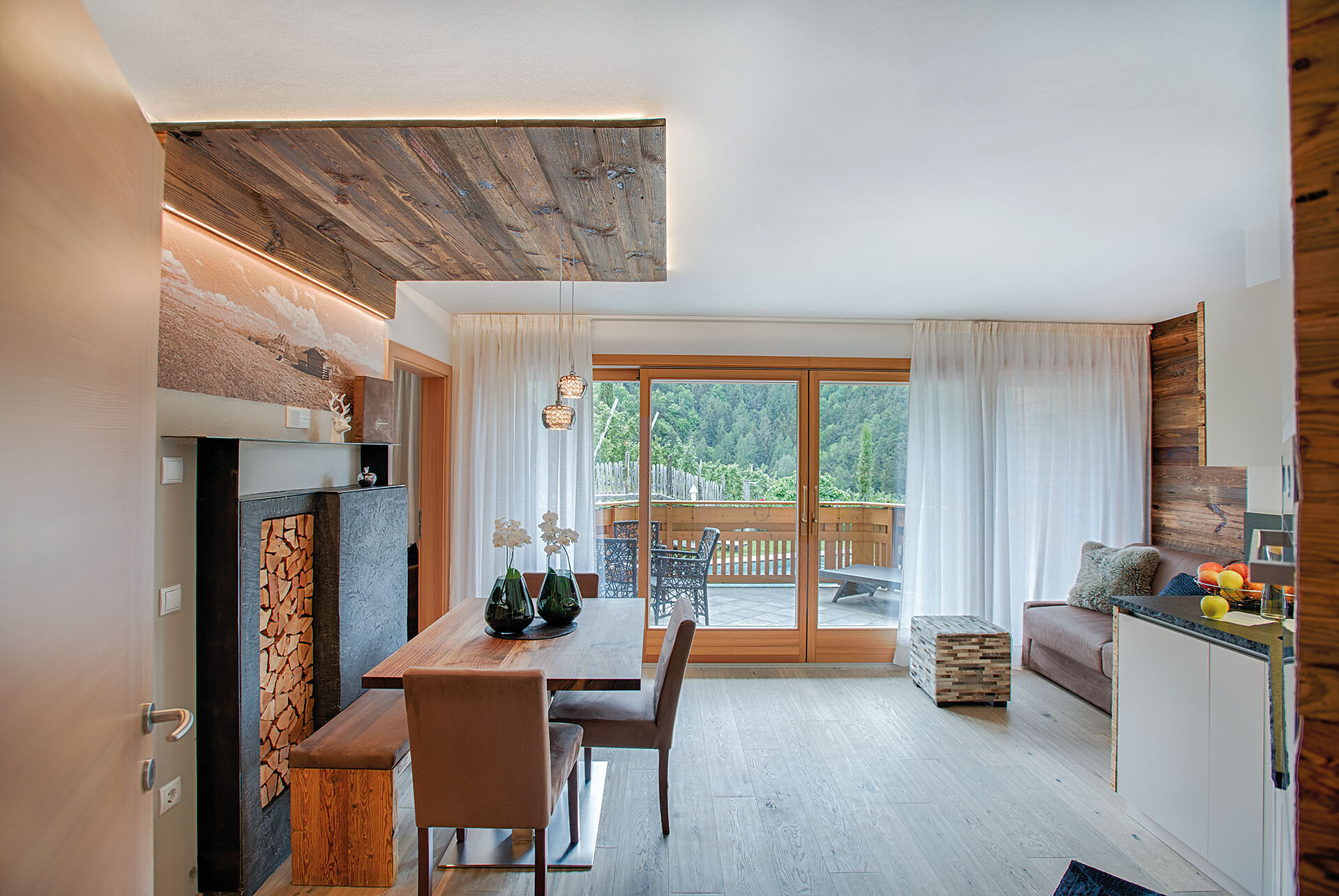 Golden Delicious living room