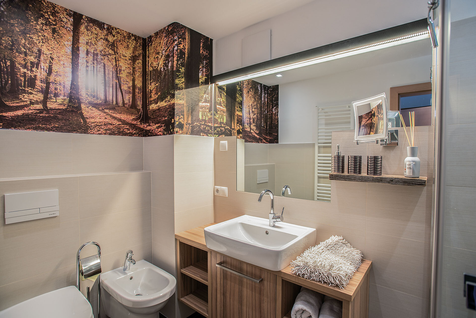 Golden Delicious bathroom