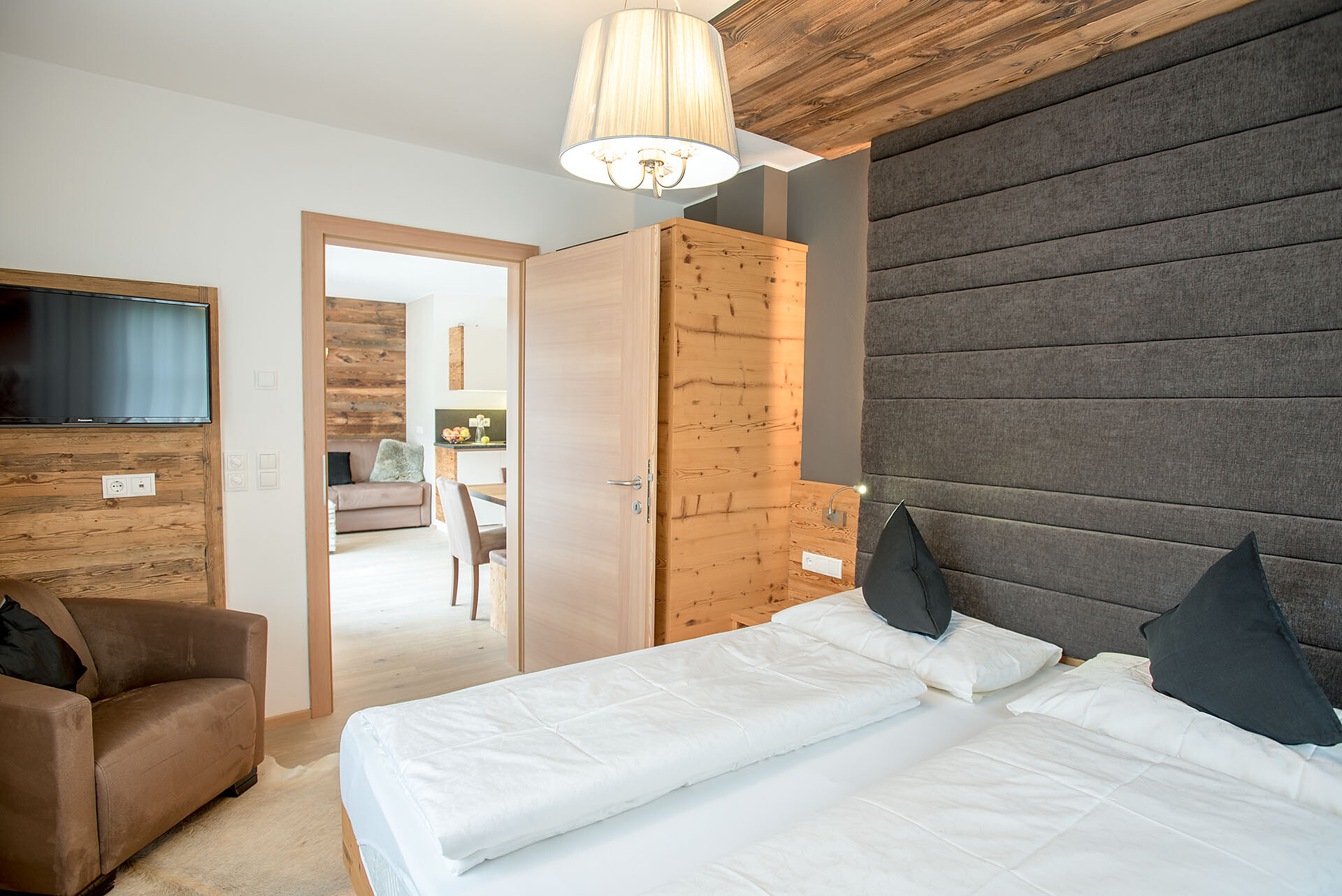 Golden Delicious bedroom
