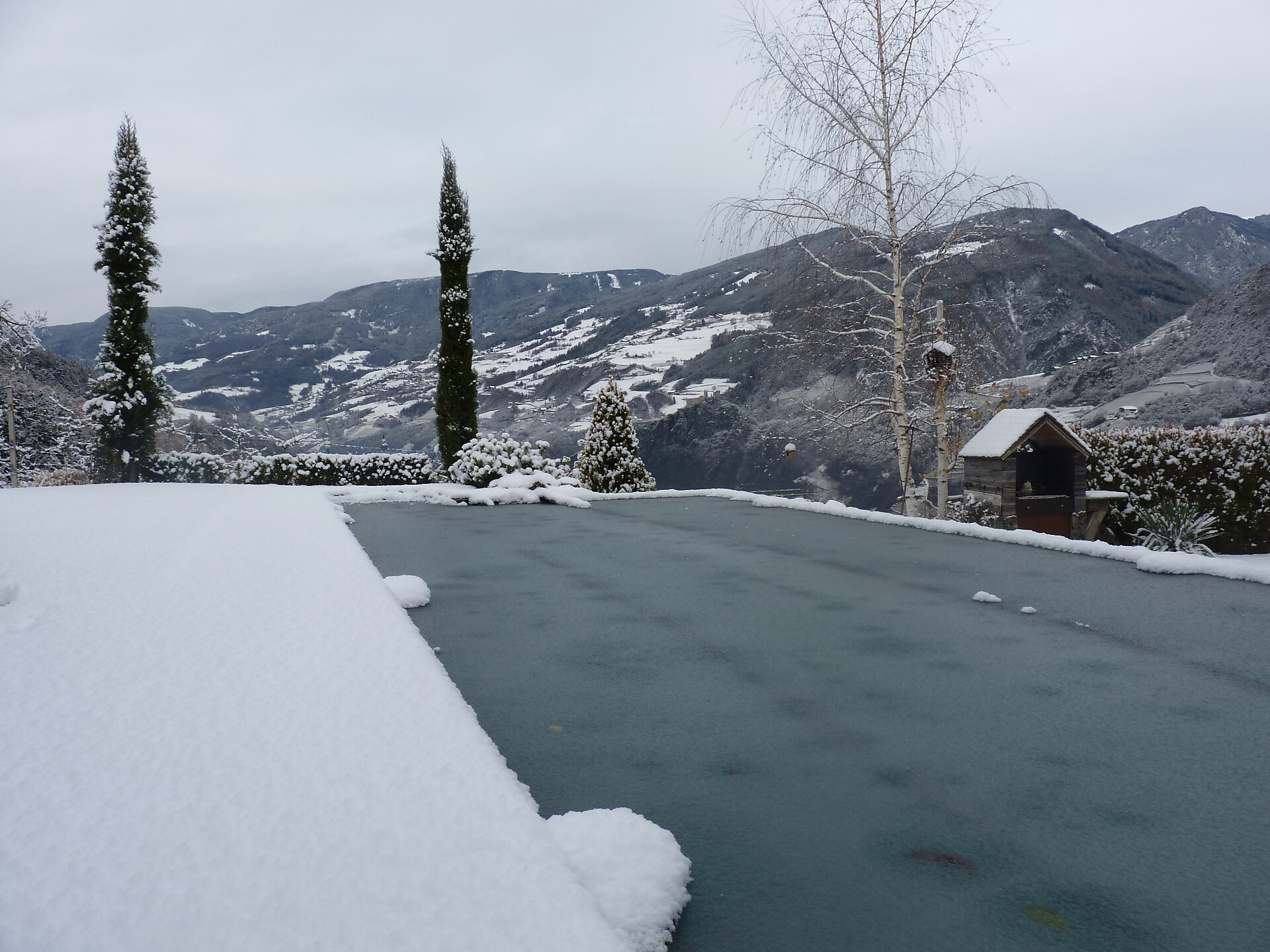 Outdoor pool winter