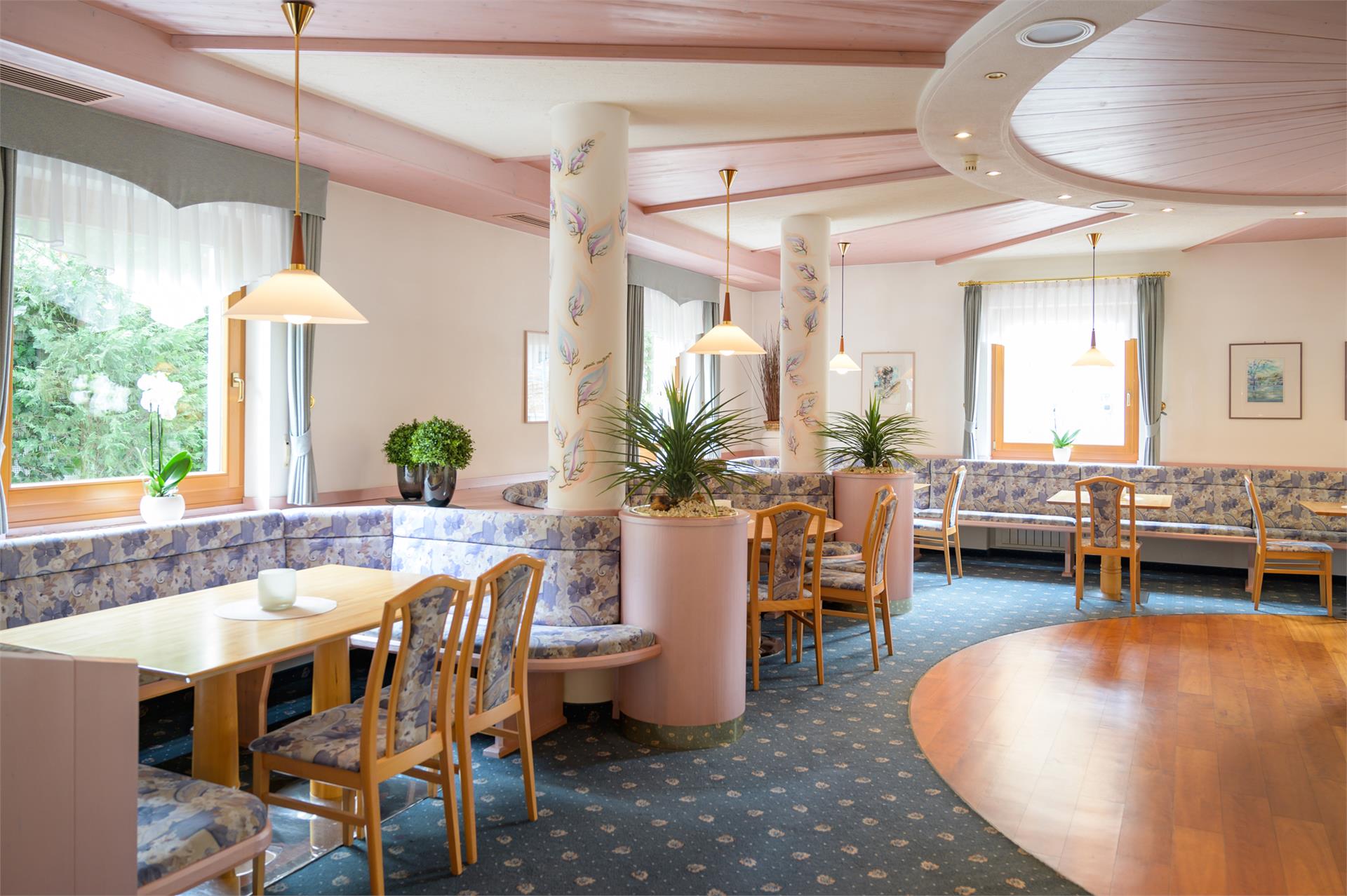 Glanzhof Hotel & Apartments Marling 18 suedtirol.info