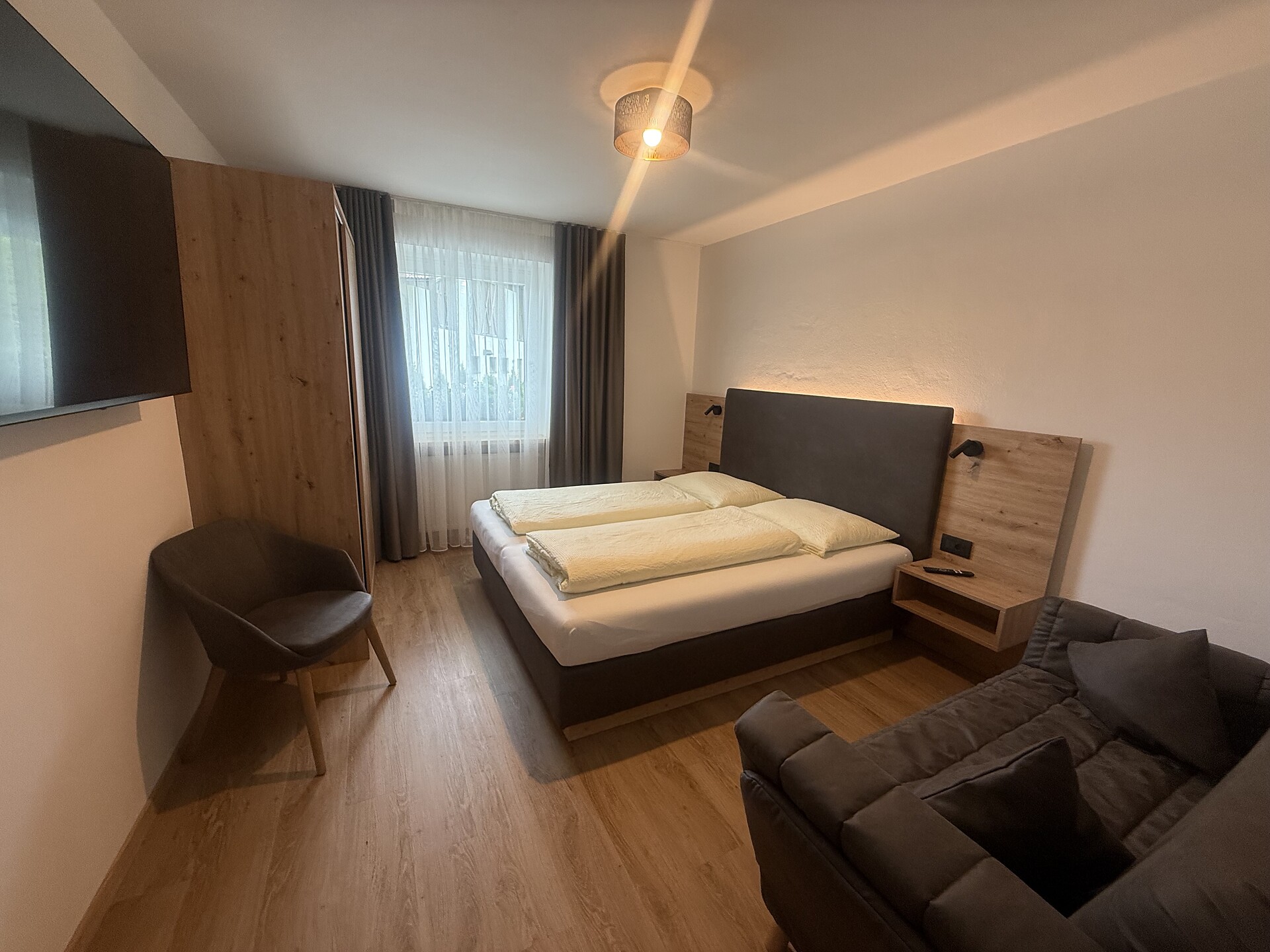Schlafzimmer 2
