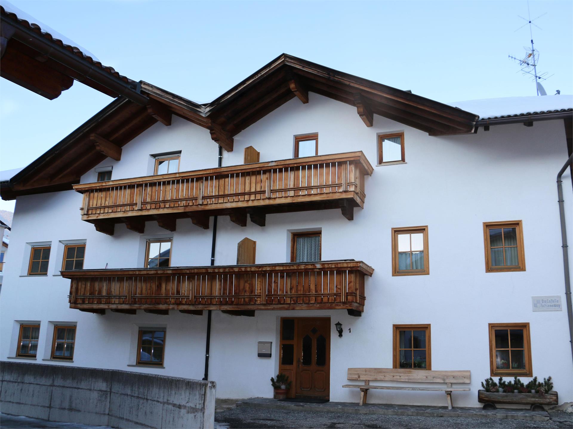 Gailer im Dorf Monguelfo-Tesido 1 suedtirol.info