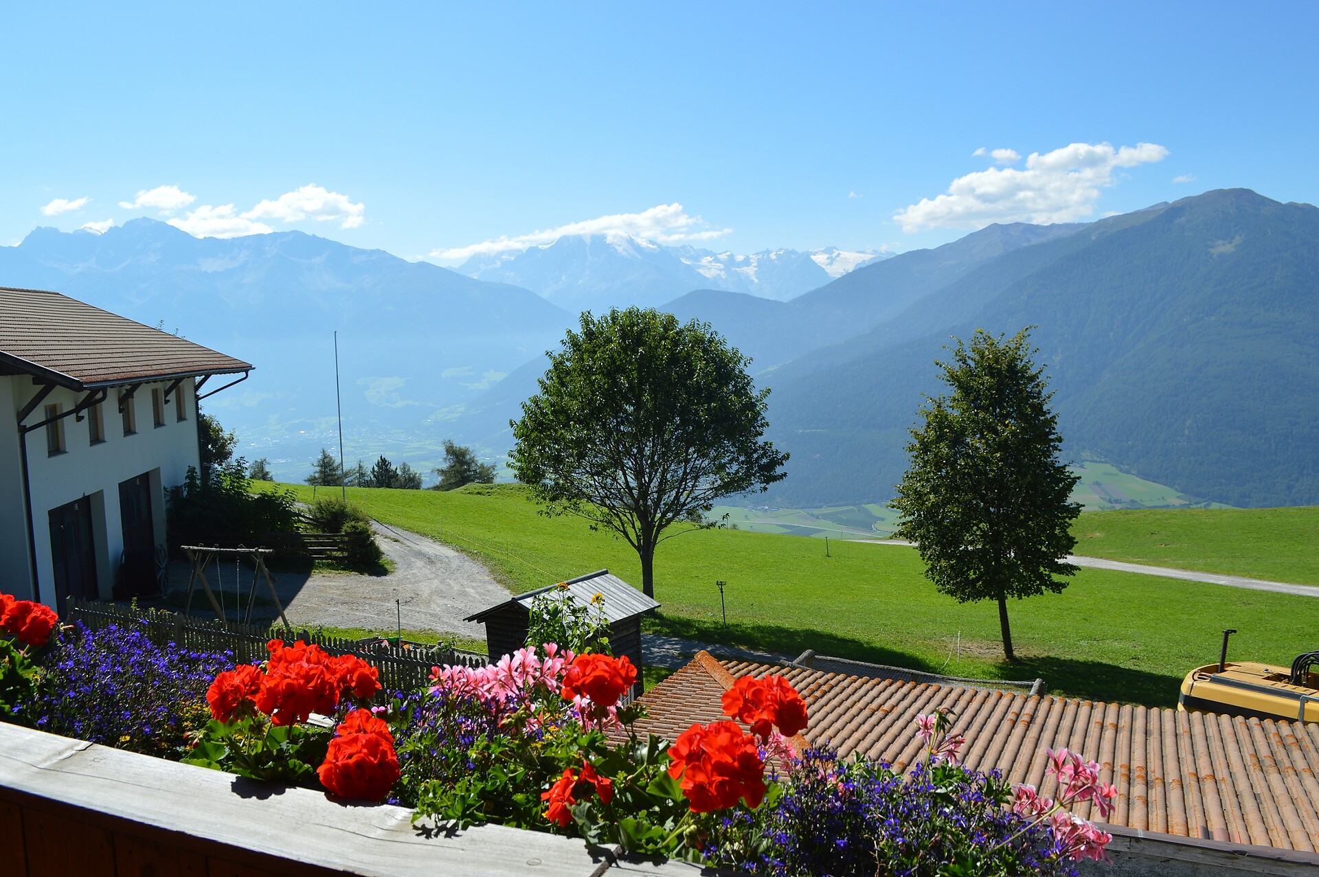 The entchanting view of the mountains