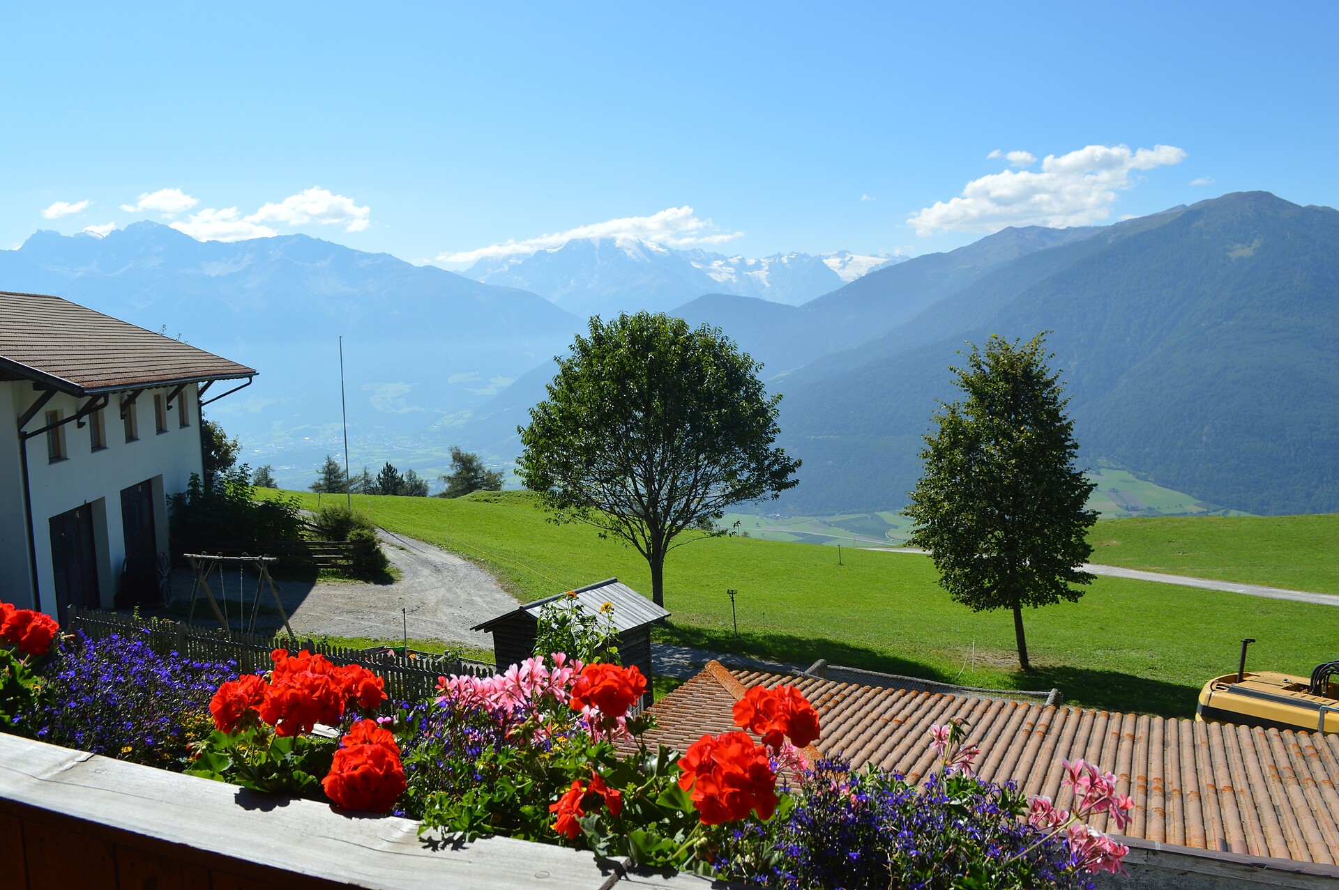 The entchanting view of the mountains