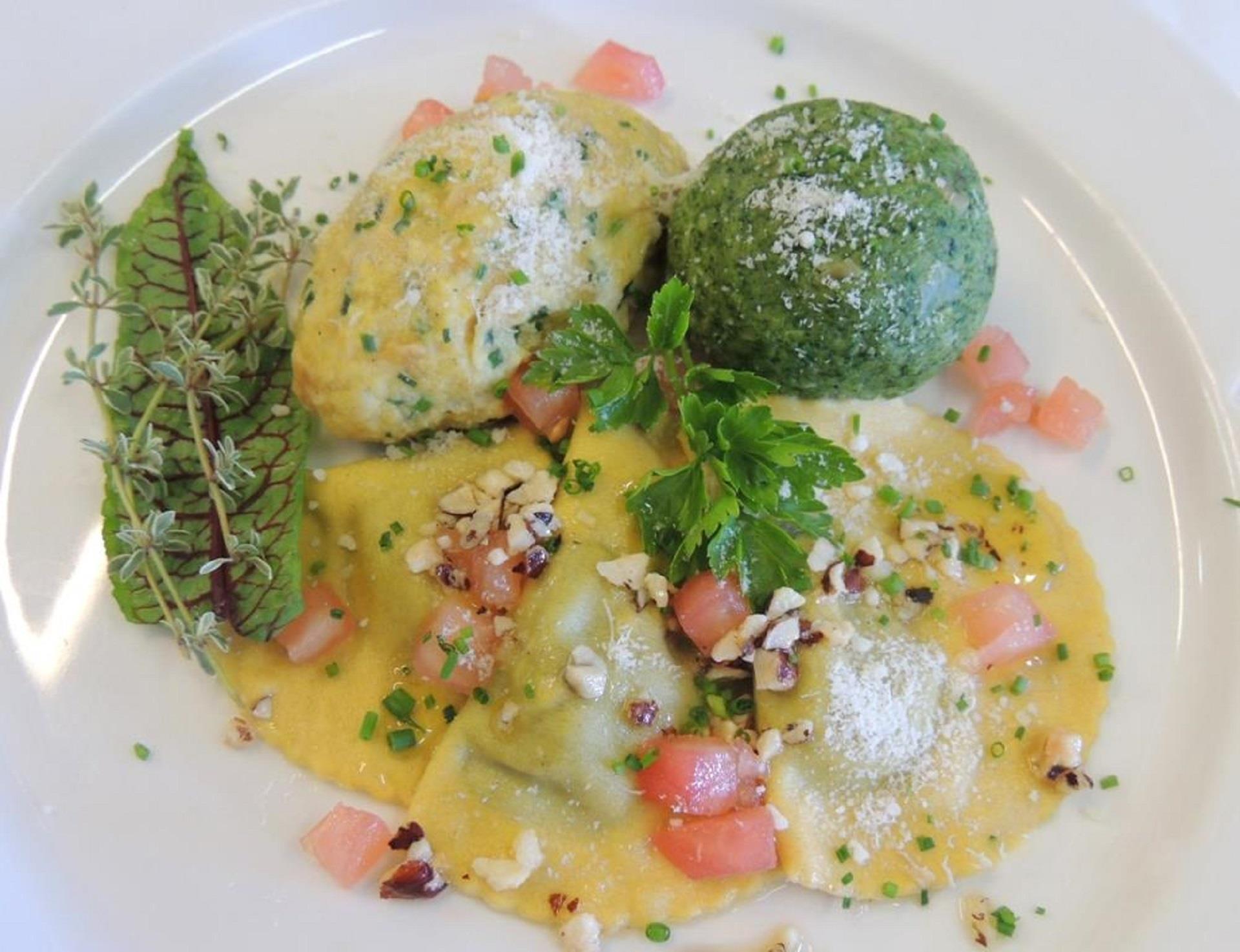 Gasthaus Weisses Kreuz- Hirschenwirt Klausen/Chiusa 20 suedtirol.info