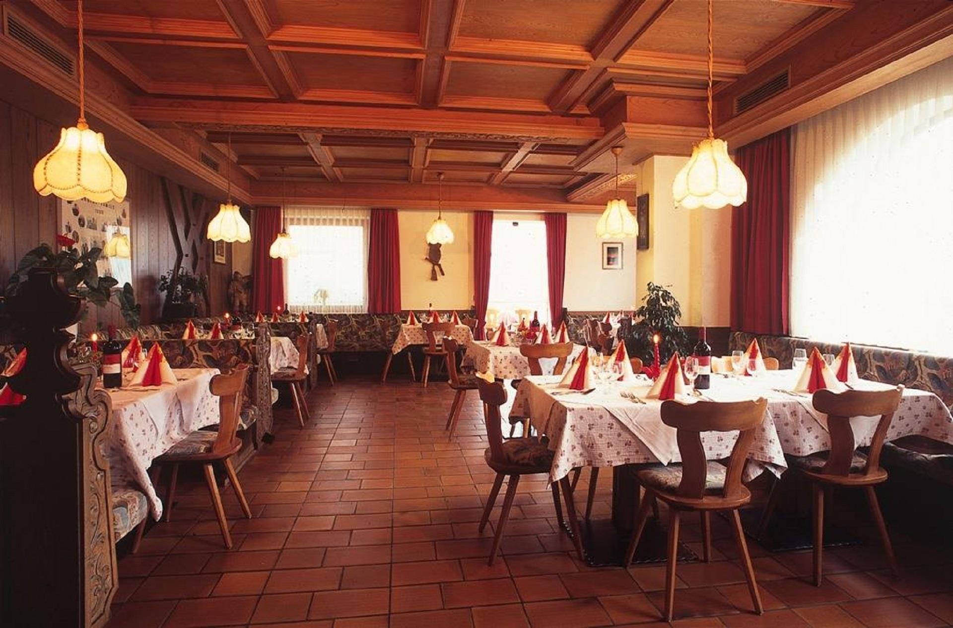 Gasthaus Weisses Kreuz- Hirschenwirt Klausen/Chiusa 9 suedtirol.info