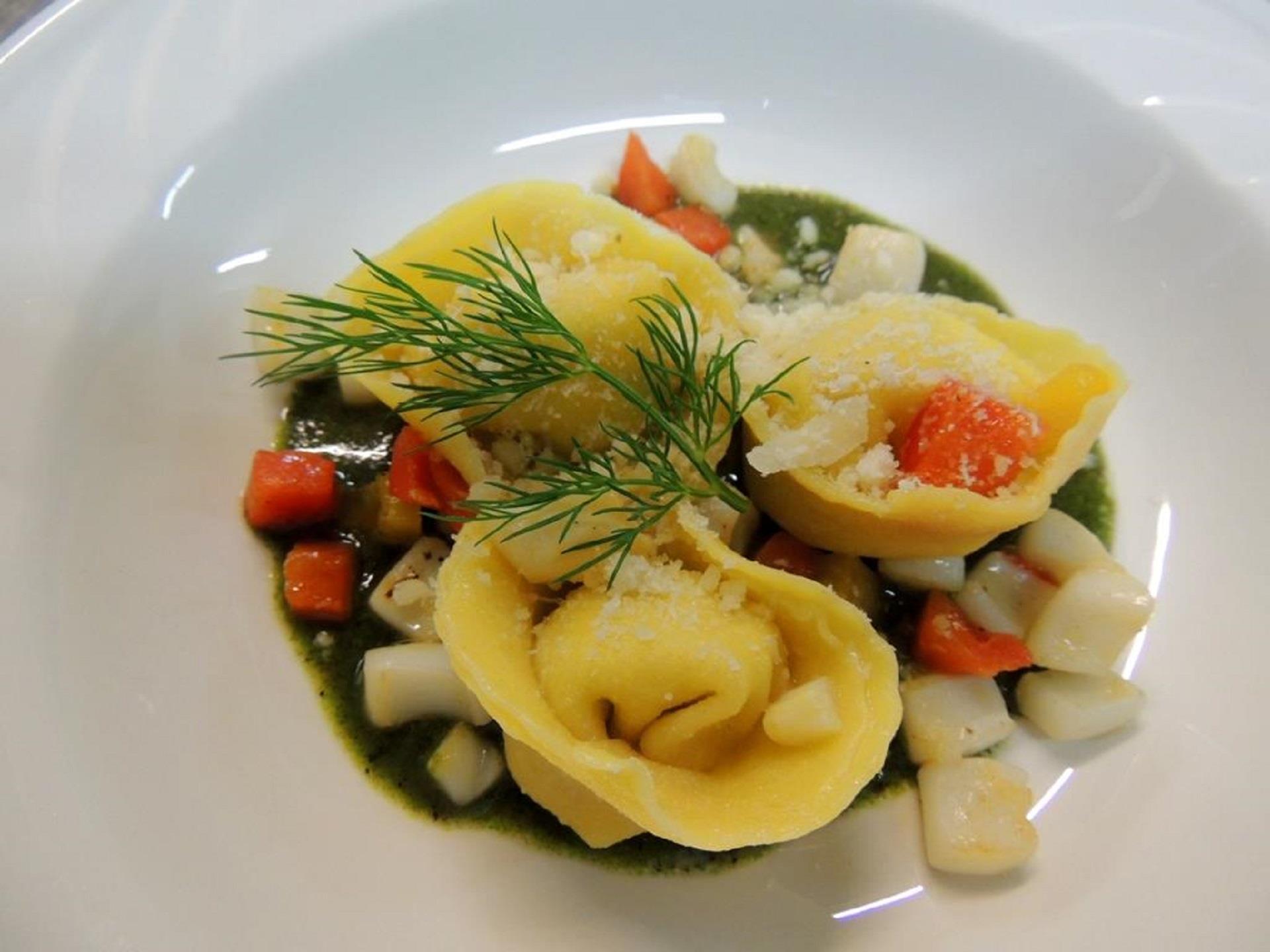 Gasthaus Weisses Kreuz- Hirschenwirt Klausen/Chiusa 21 suedtirol.info