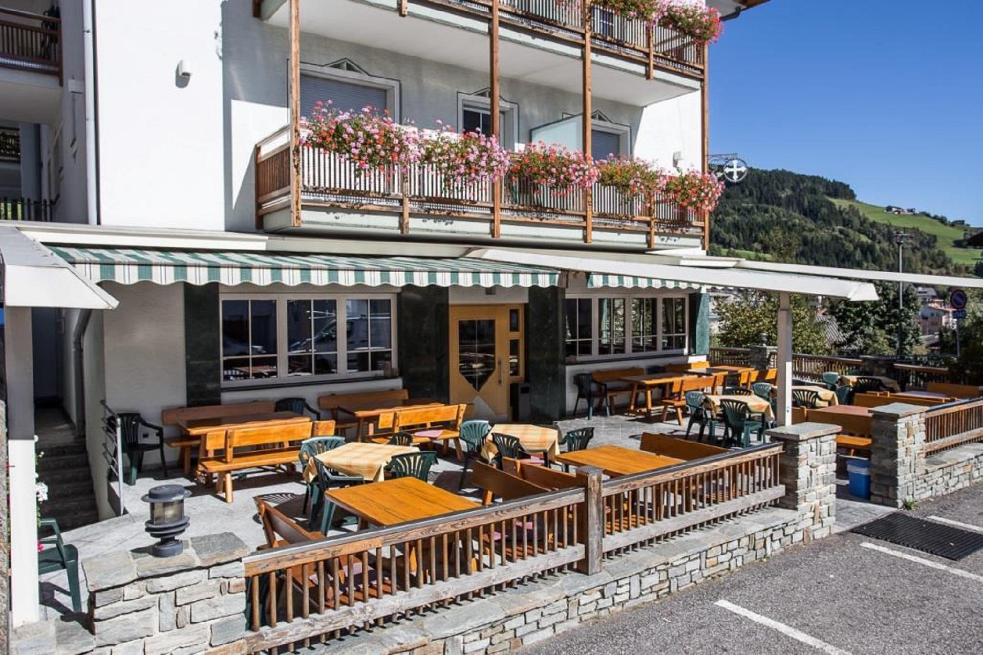 Gasthaus Weisses Kreuz- Hirschenwirt Klausen/Chiusa 10 suedtirol.info