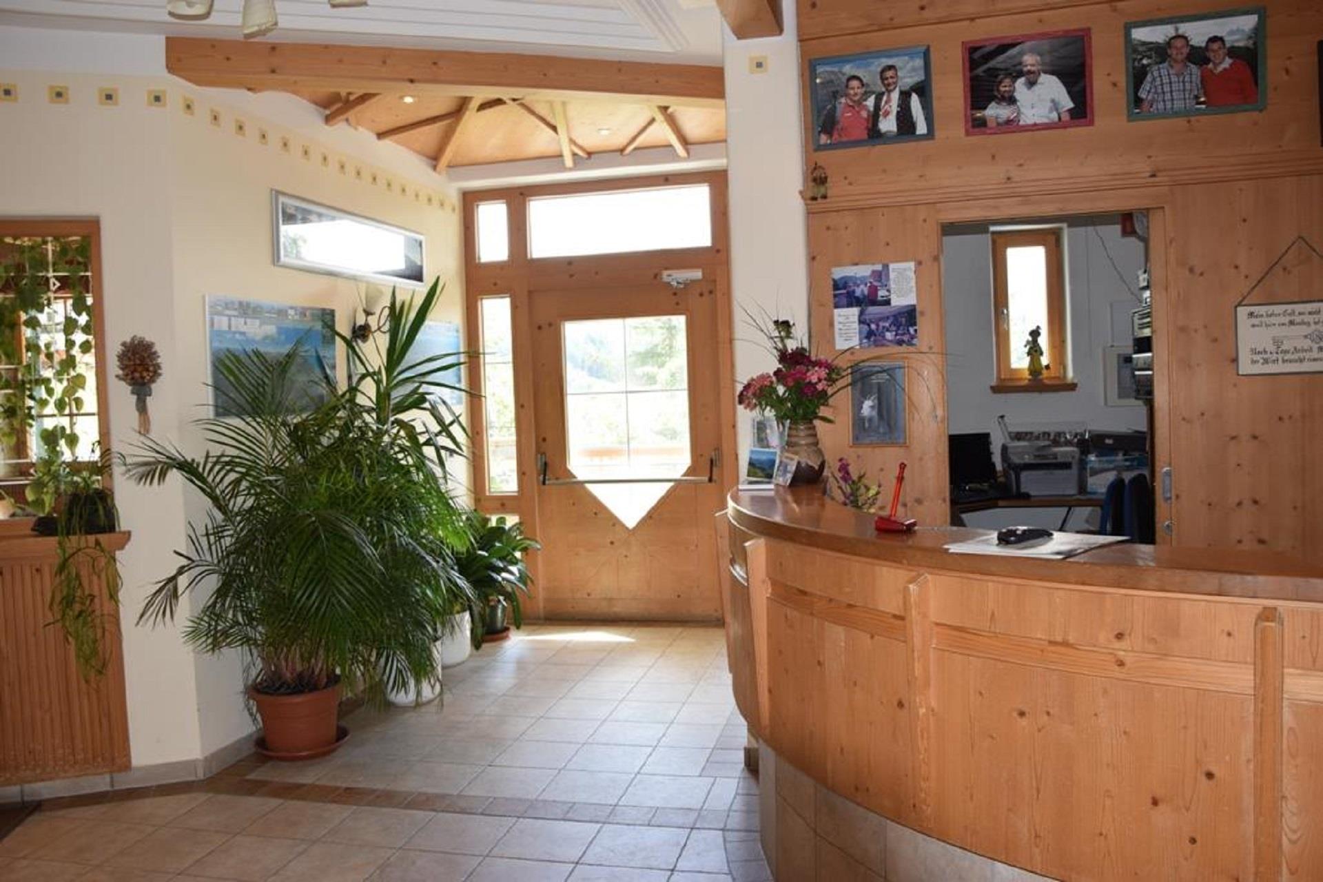 Gasthaus Weisses Kreuz- Hirschenwirt Klausen/Chiusa 5 suedtirol.info