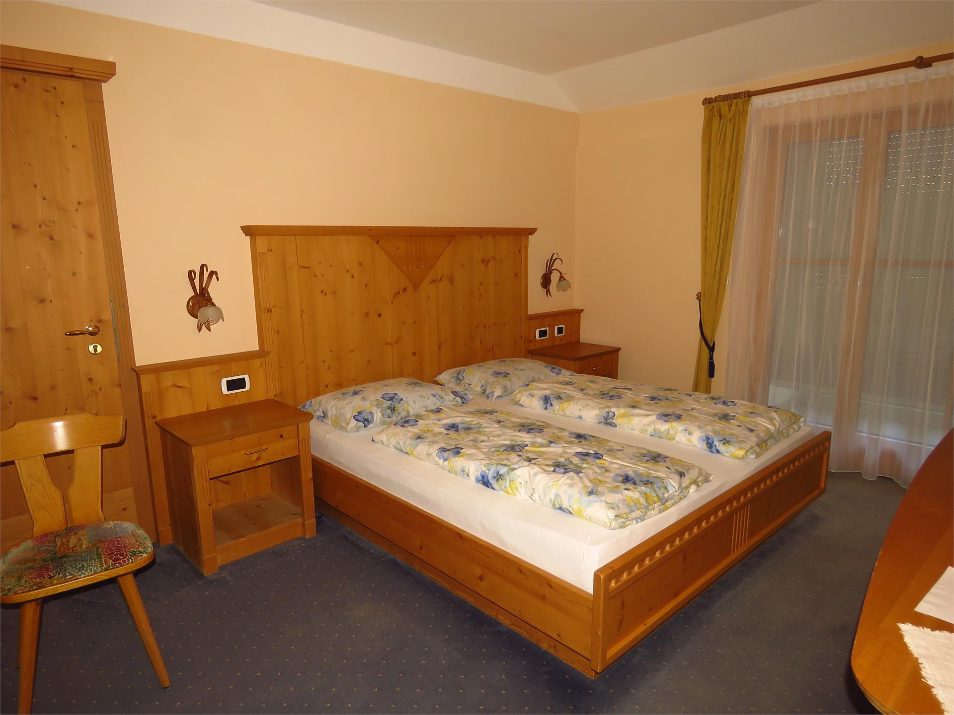 Gasthaus Weisses Kreuz- Hirschenwirt Klausen/Chiusa 13 suedtirol.info