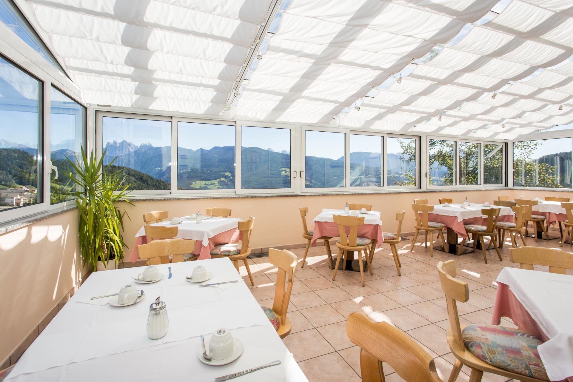 Gasthaus Weisses Kreuz- Hirschenwirt Klausen/Chiusa 8 suedtirol.info