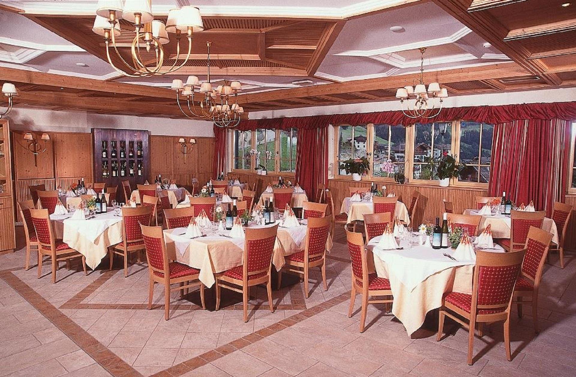 Gasthaus Weisses Kreuz- Hirschenwirt Klausen/Chiusa 7 suedtirol.info