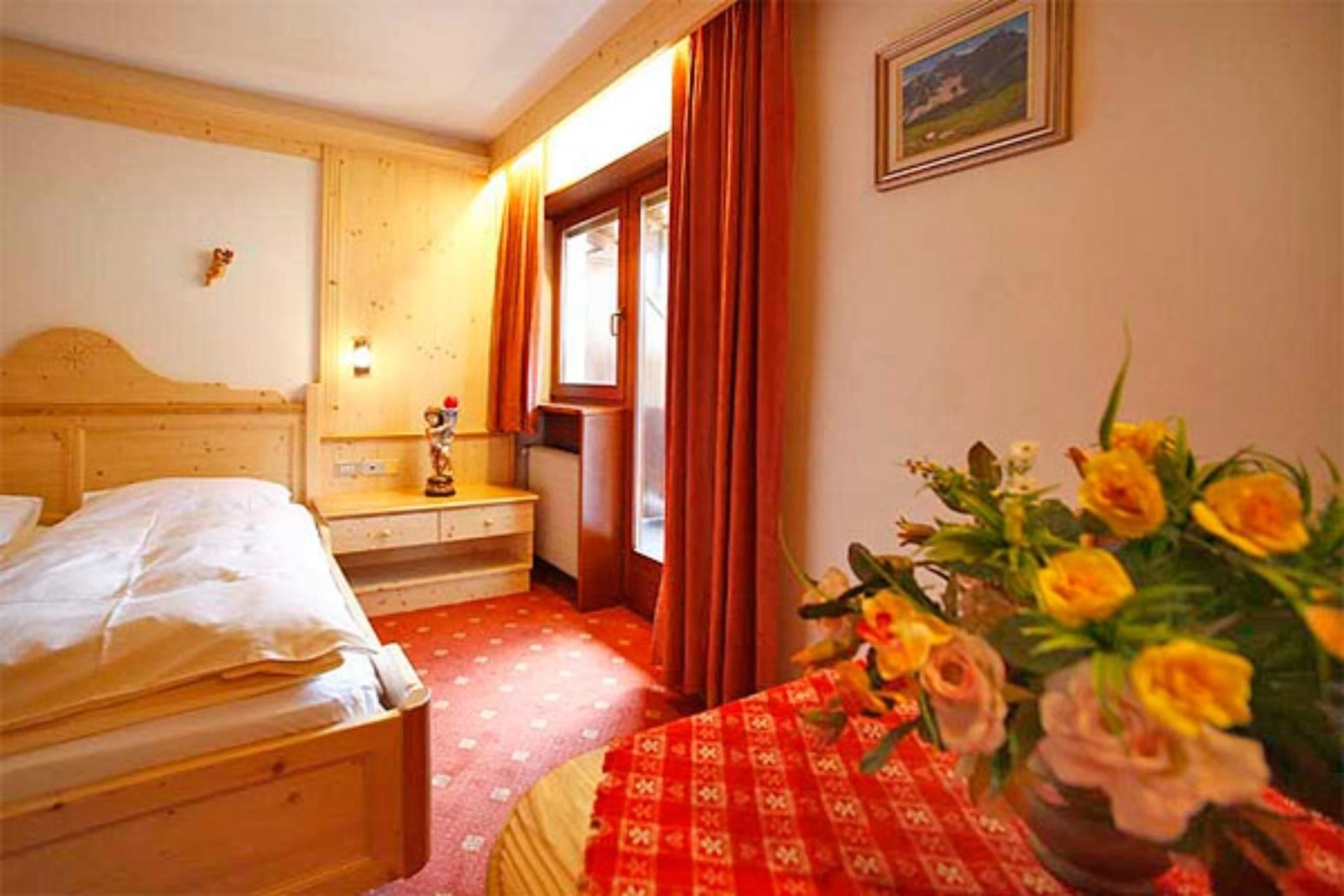 Garni - B&B Montblanc S.Crestina Gherdëina/Santa Cristina Val Gardana 26 suedtirol.info