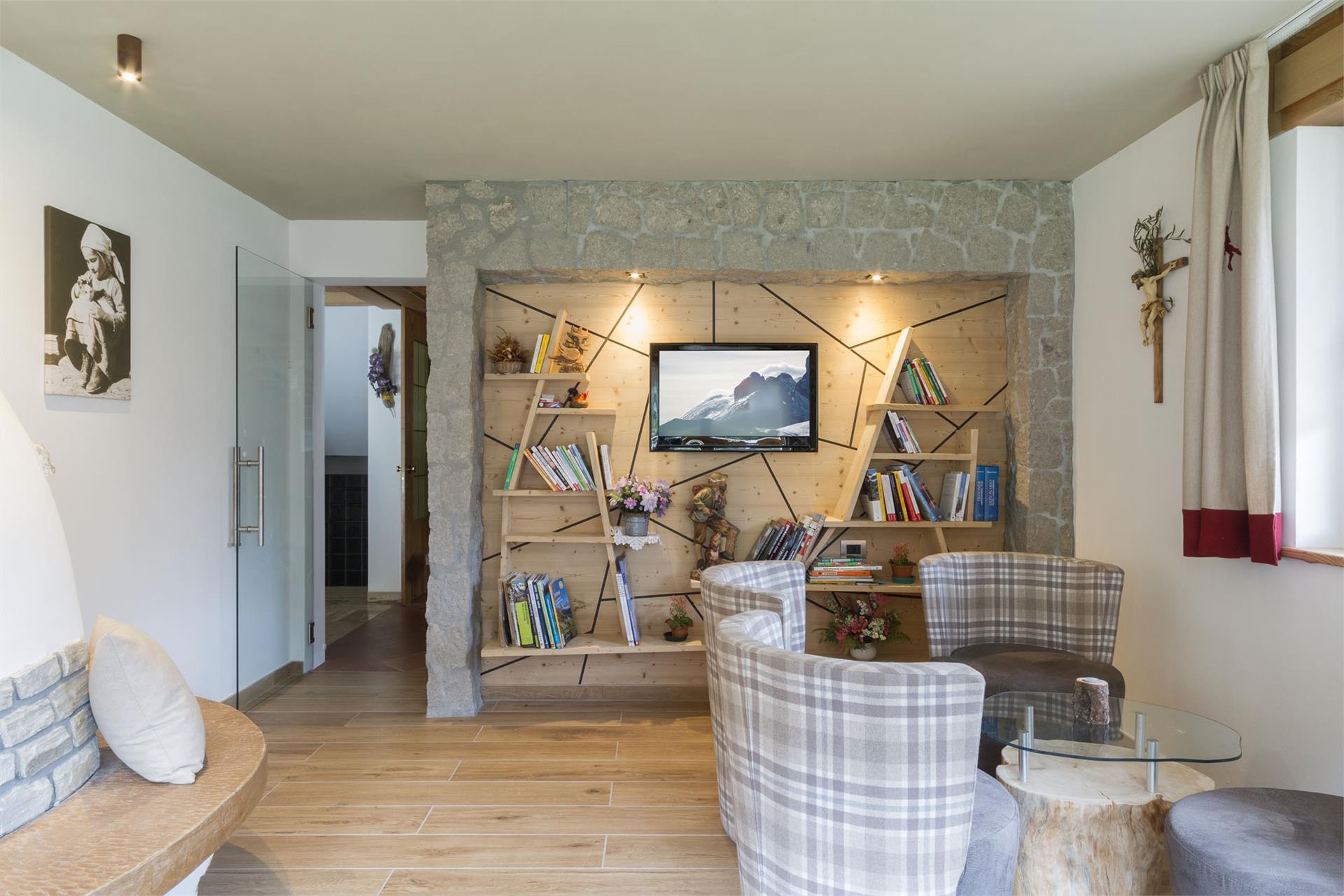 Garni - B&B Montblanc S.Crestina Gherdëina/Santa Cristina Val Gardana 2 suedtirol.info