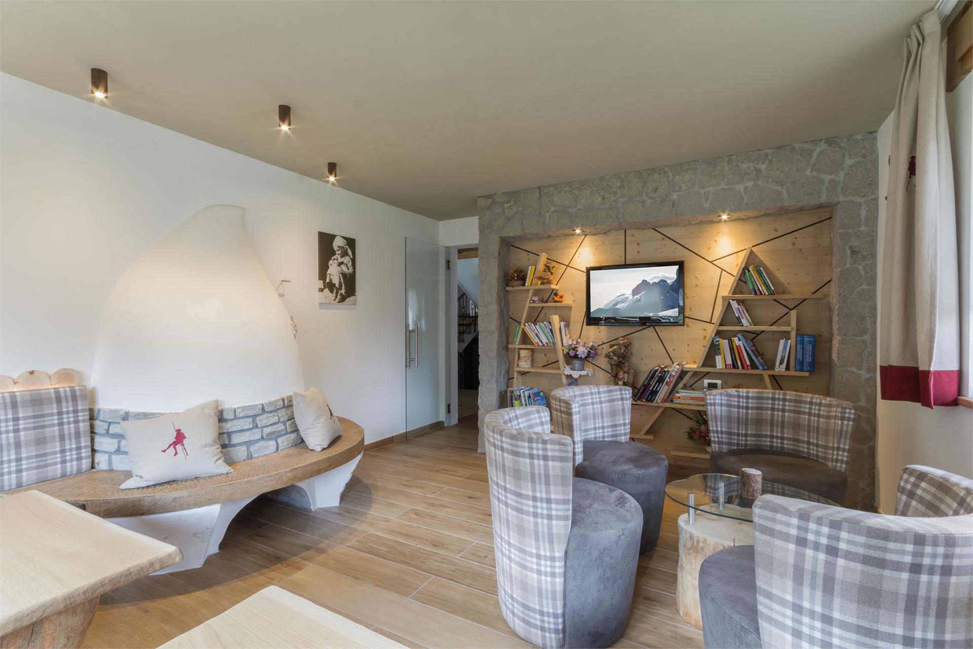 Garni - B&B Montblanc S.Crestina Gherdëina/Santa Cristina Val Gardana 4 suedtirol.info