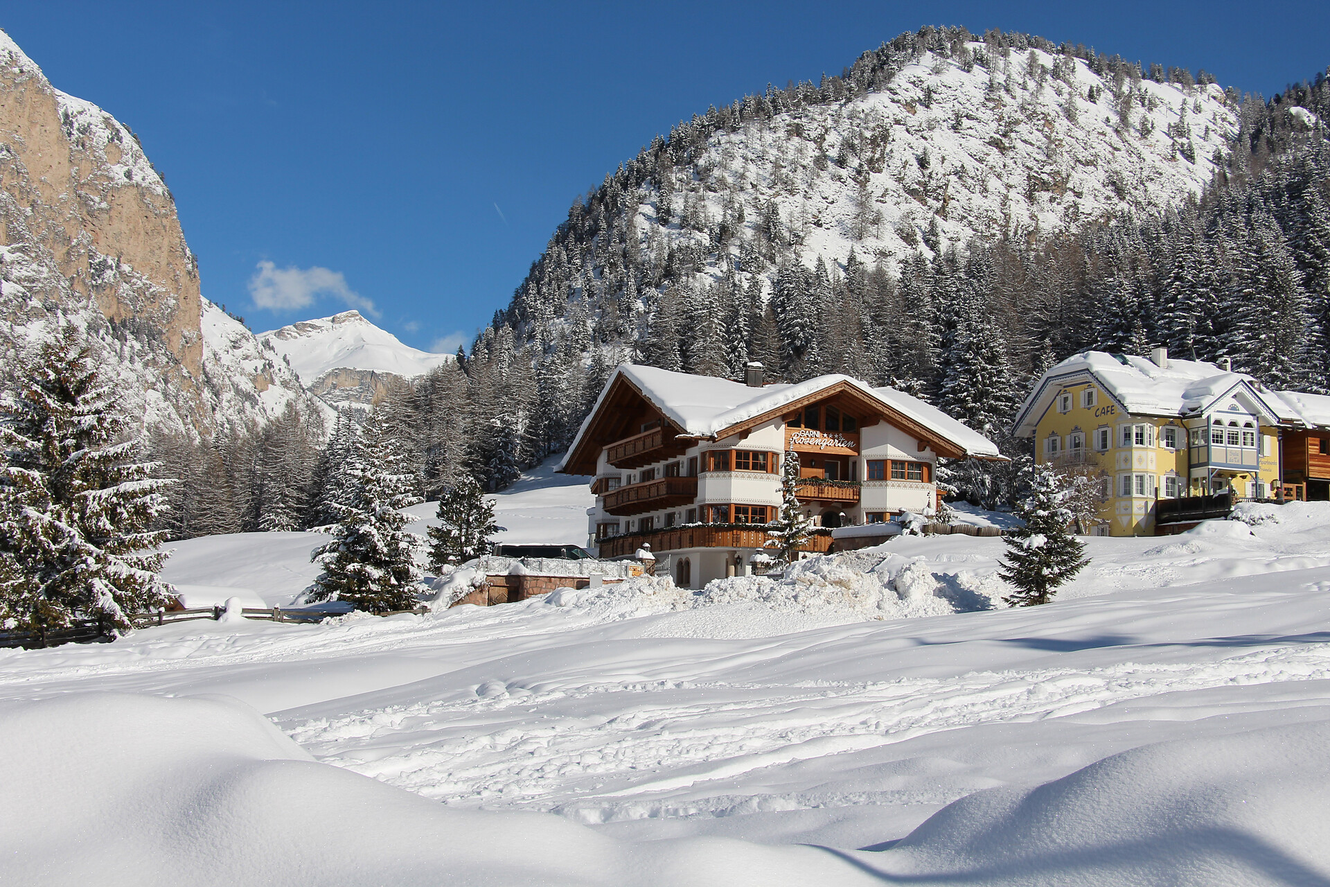 Garni Hotel Rosengarten winter Puez