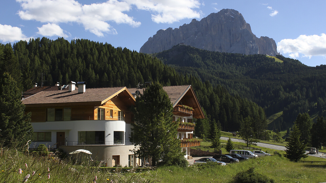 Garni Hotel Rosengarten estate.