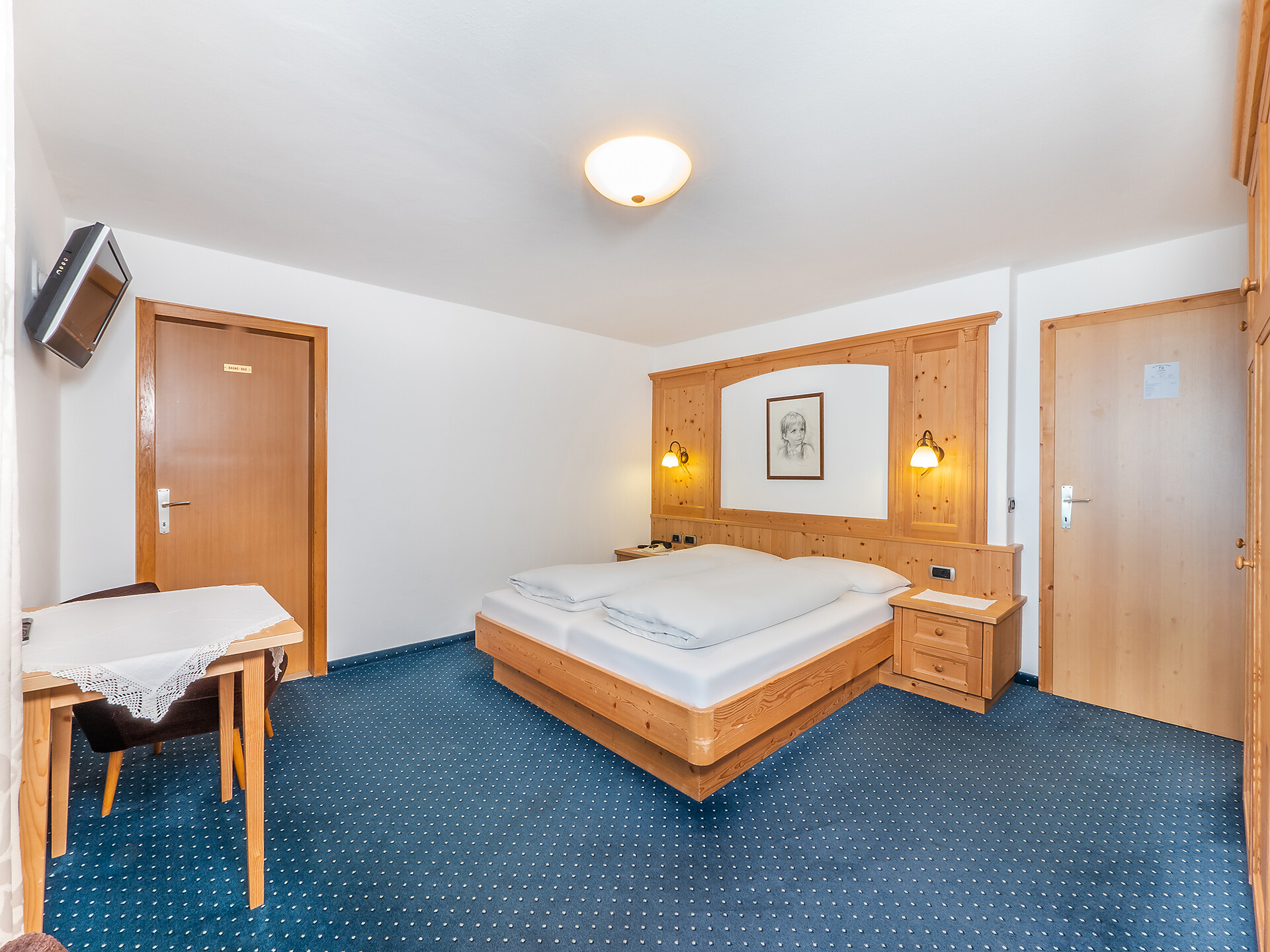 Bed room