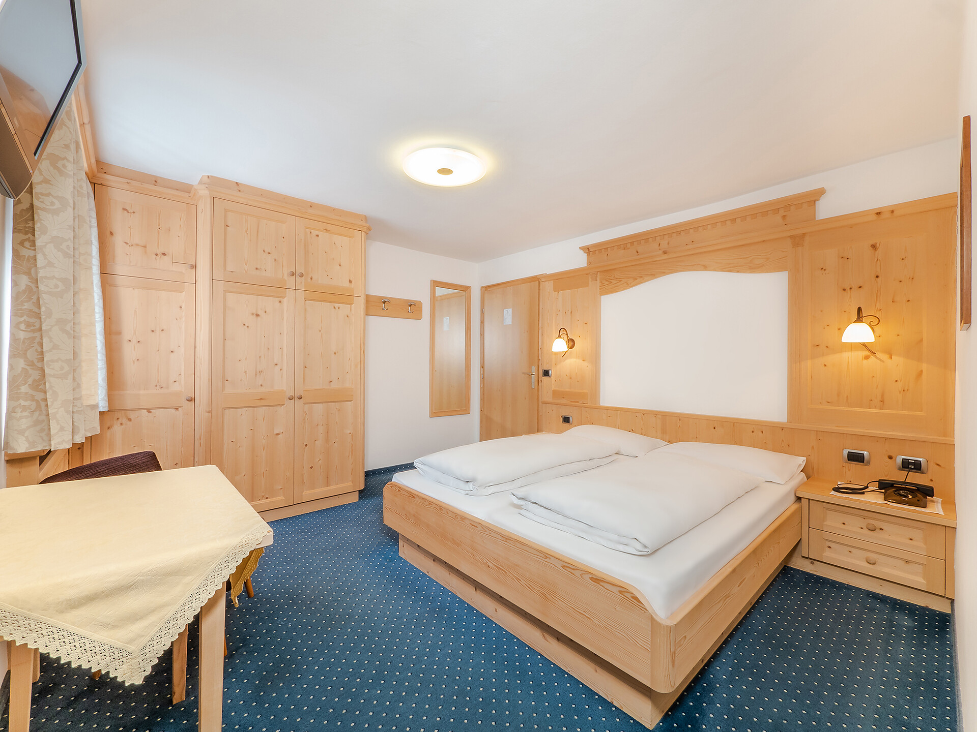 Bed room