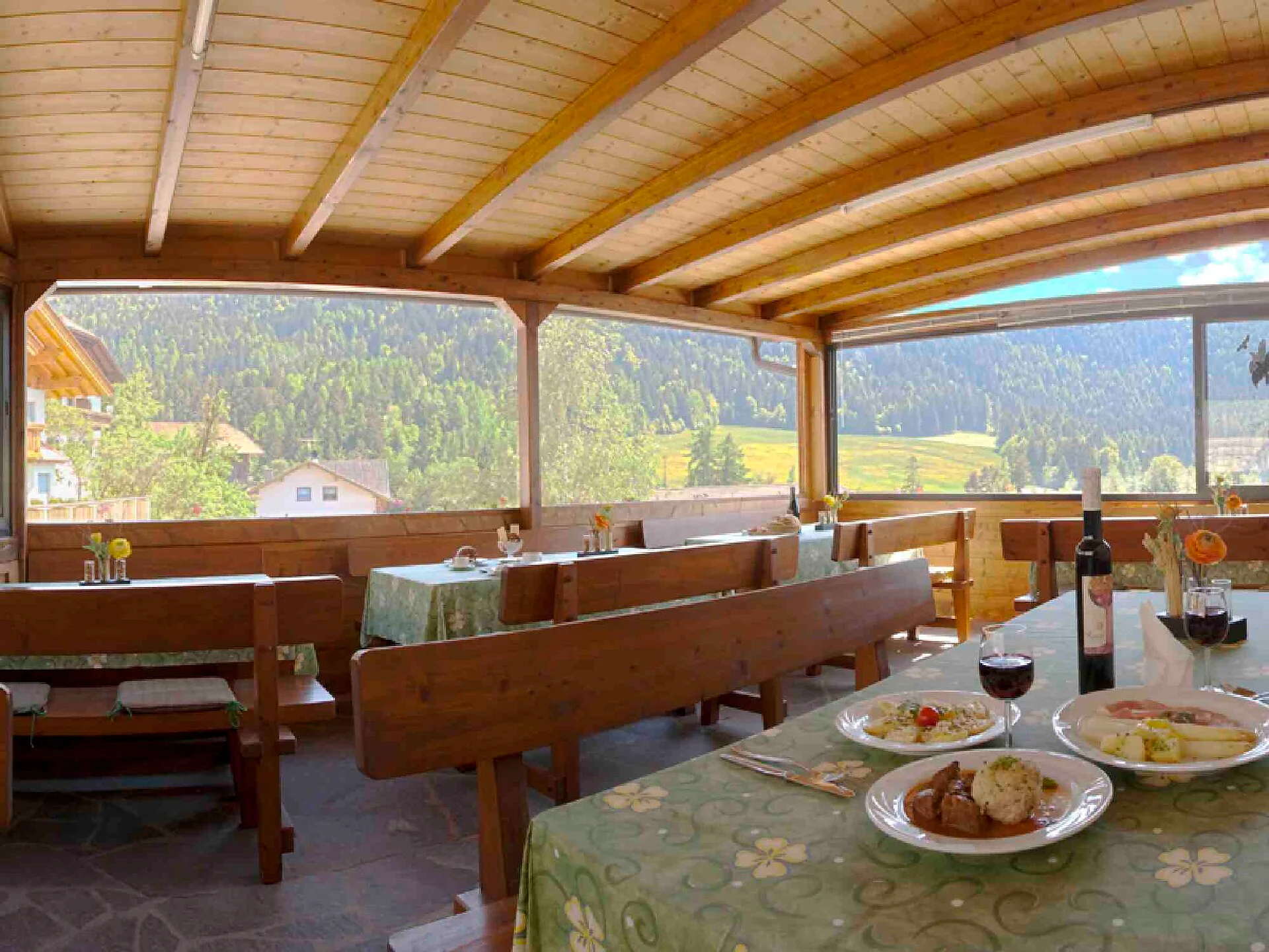 Albergo Kreuzweg Meltina 3 suedtirol.info