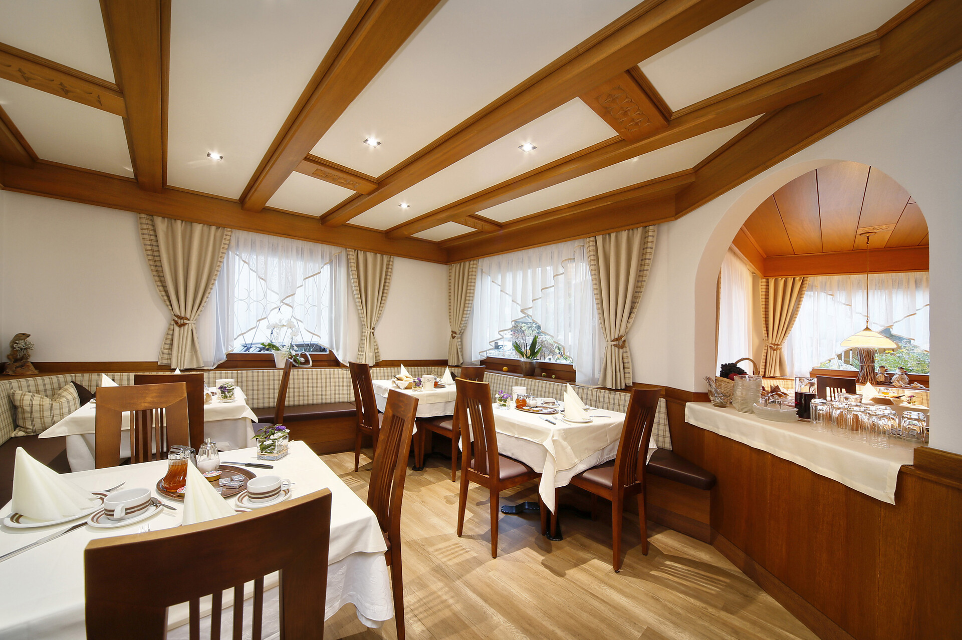 Breakfast room