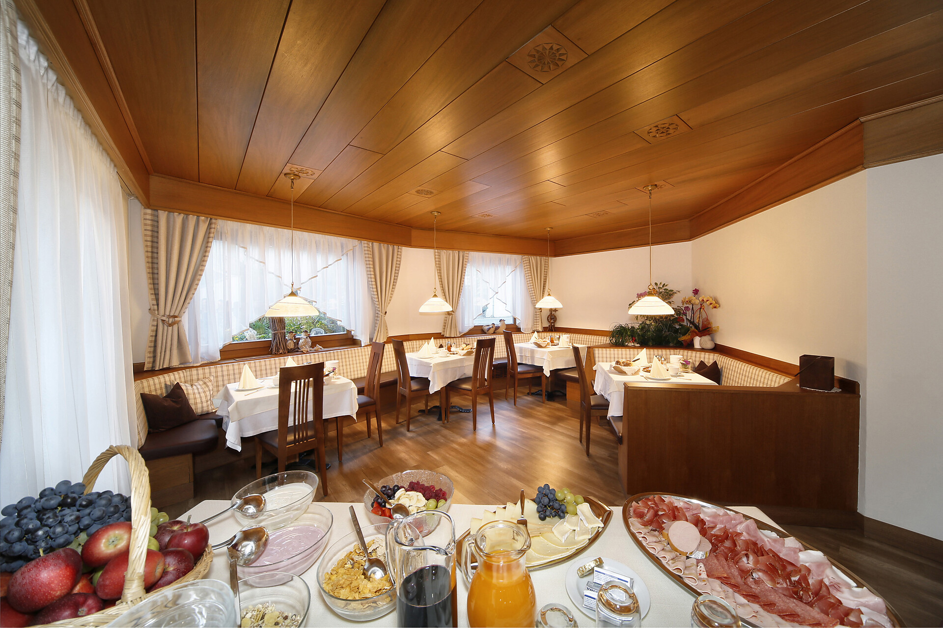 Breakfast room