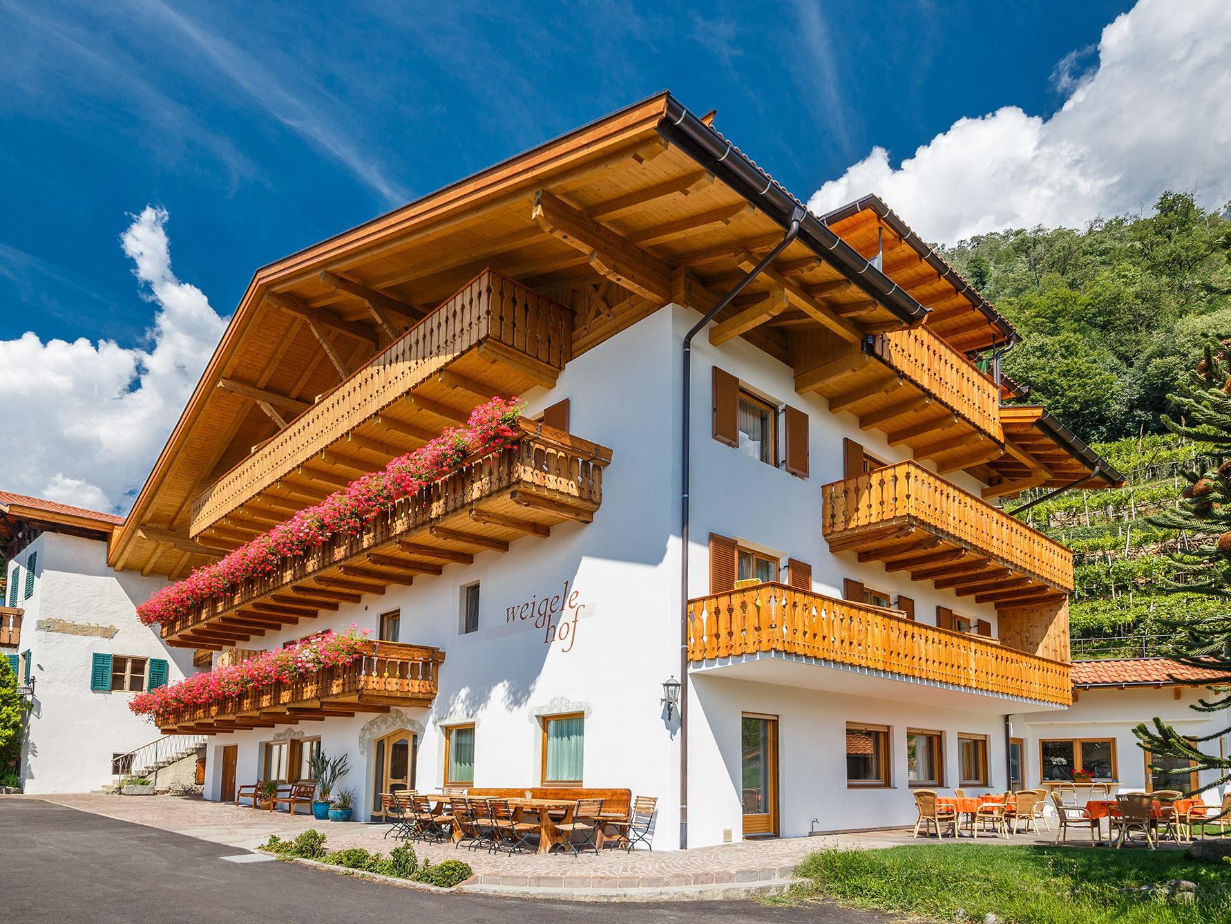 Garni Weigelehof Algund 1 suedtirol.info