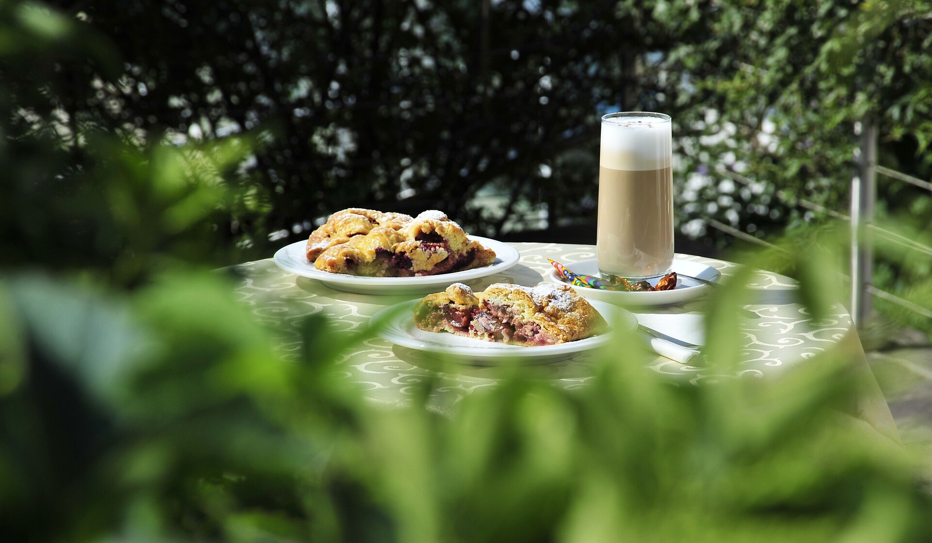 Nachmittags Kaffee und hausgemachten Kuchen