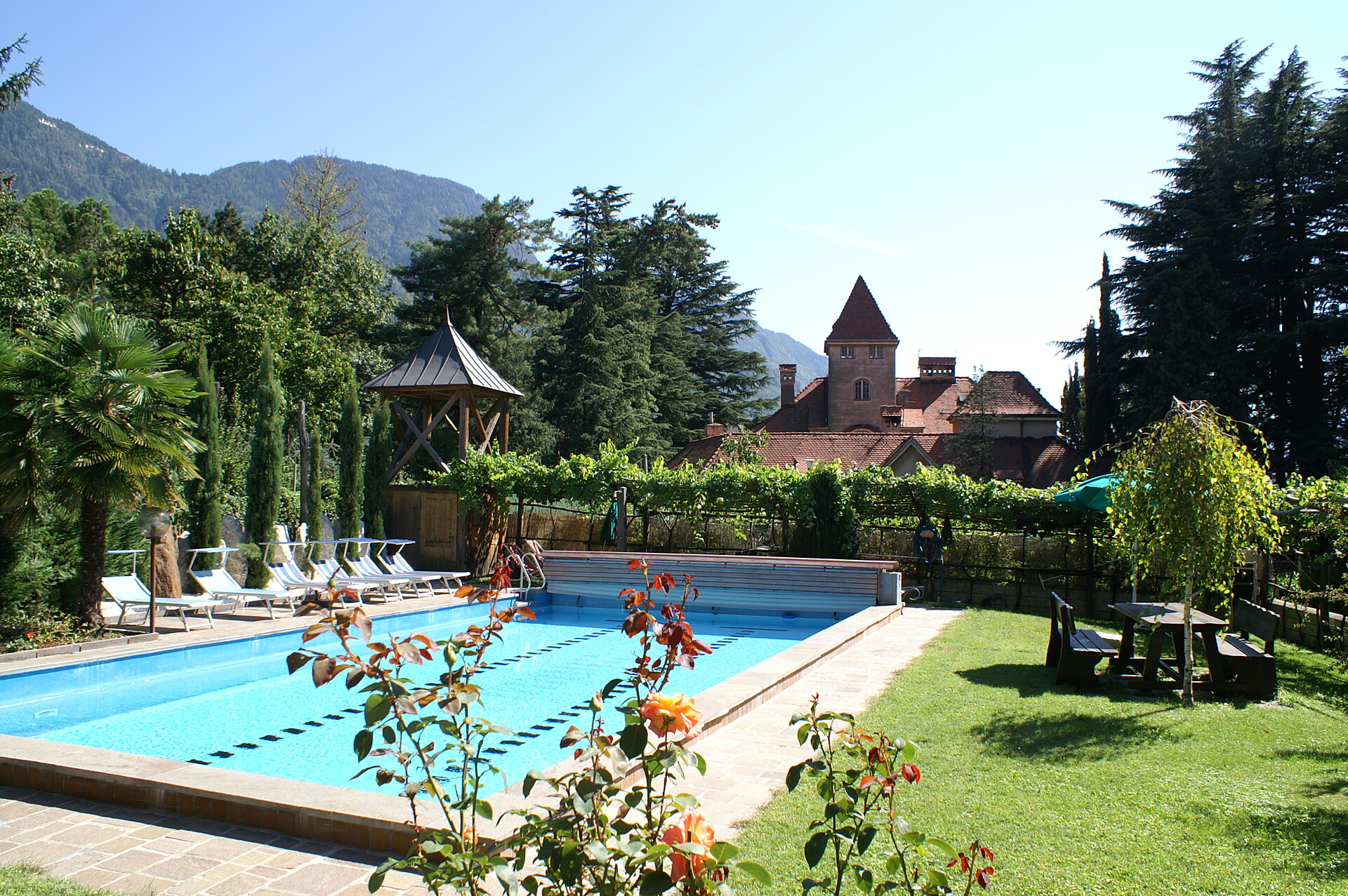 Pool mit Schloß