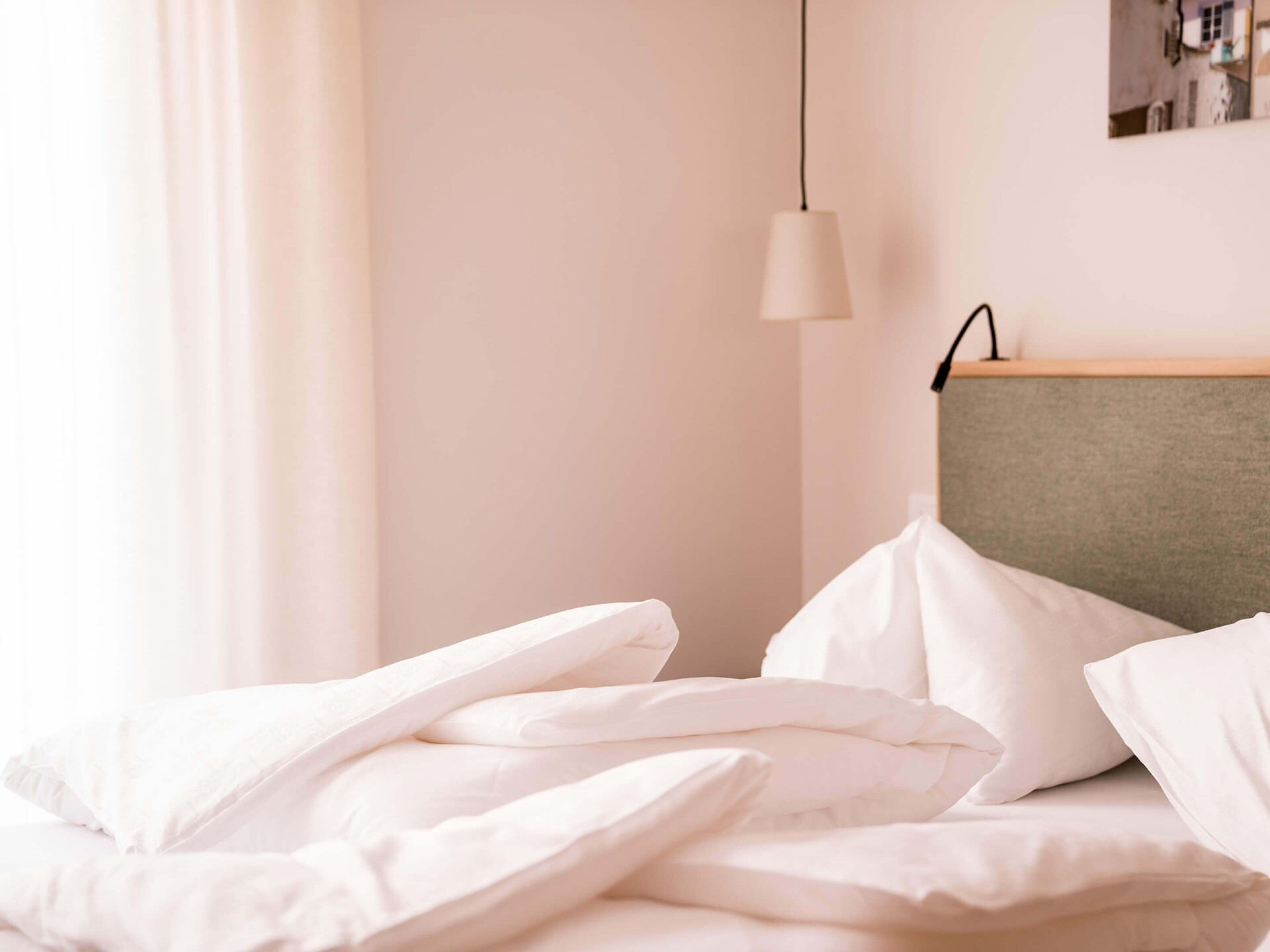 Flora Hotel & Suites