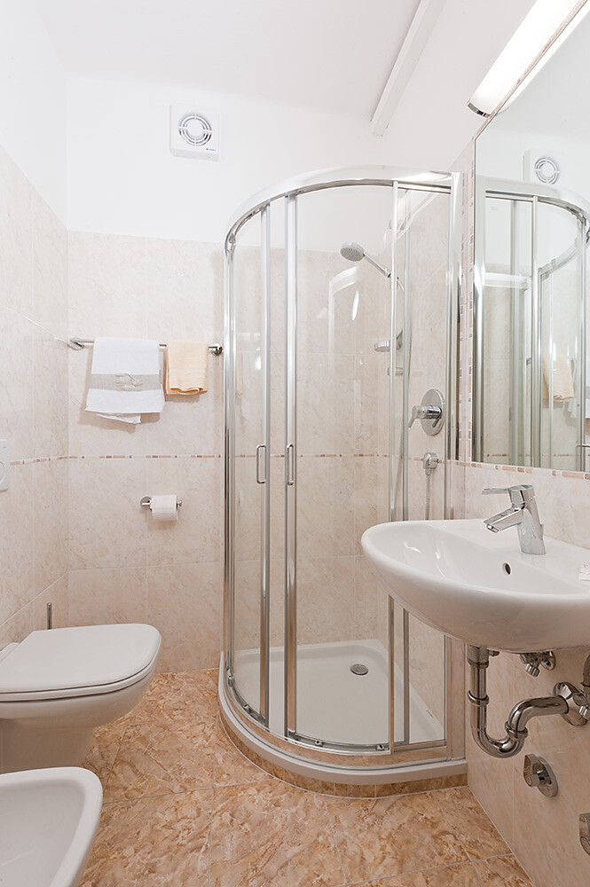 bathroom single room
