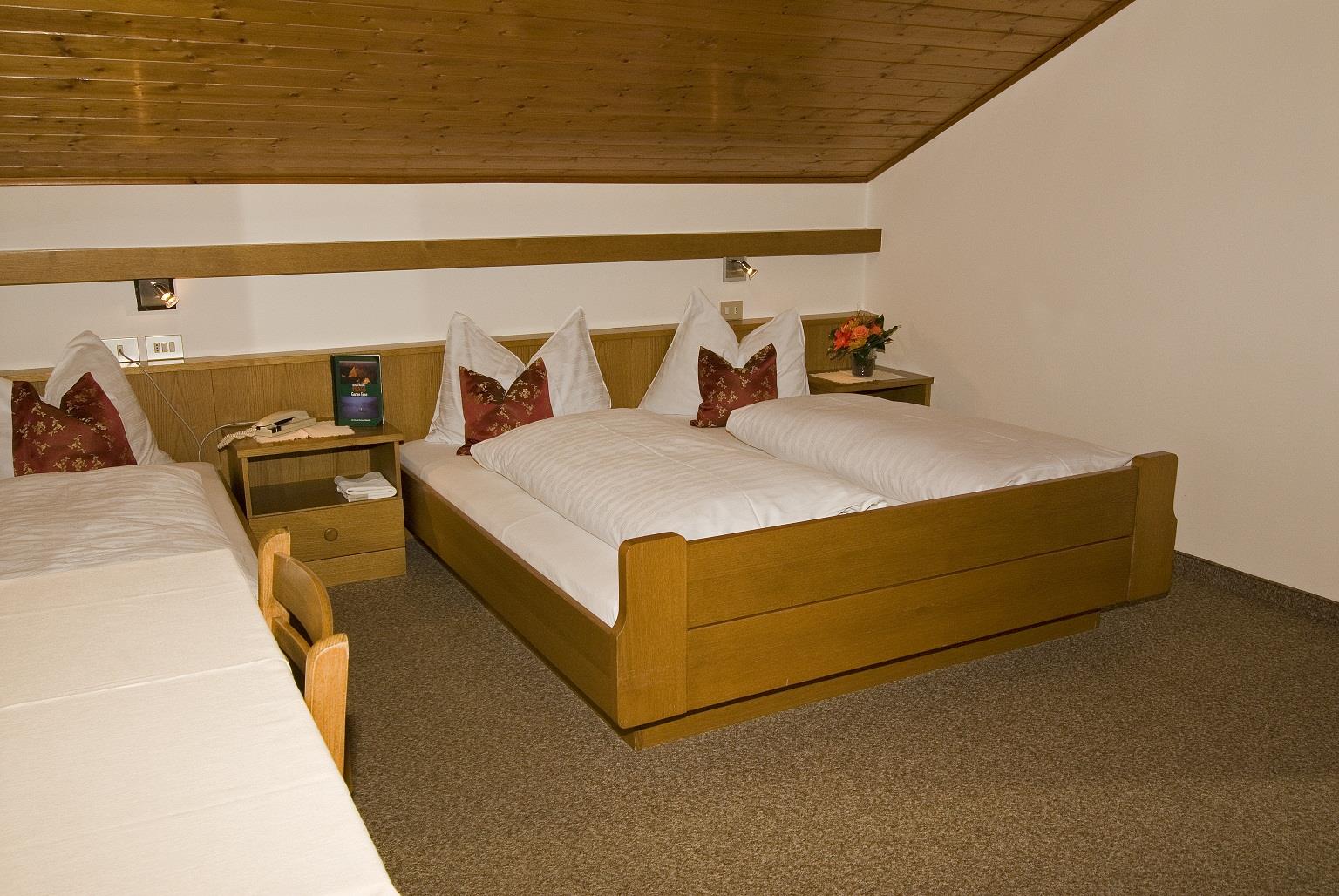Albergo Huber Braies 2 suedtirol.info