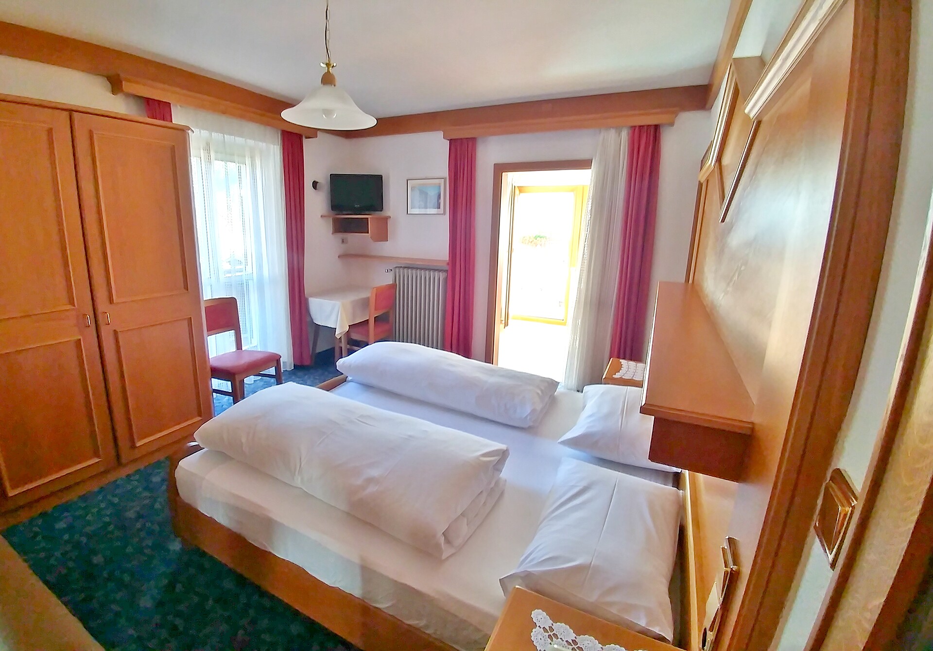 Familienzimmer mit Balkon