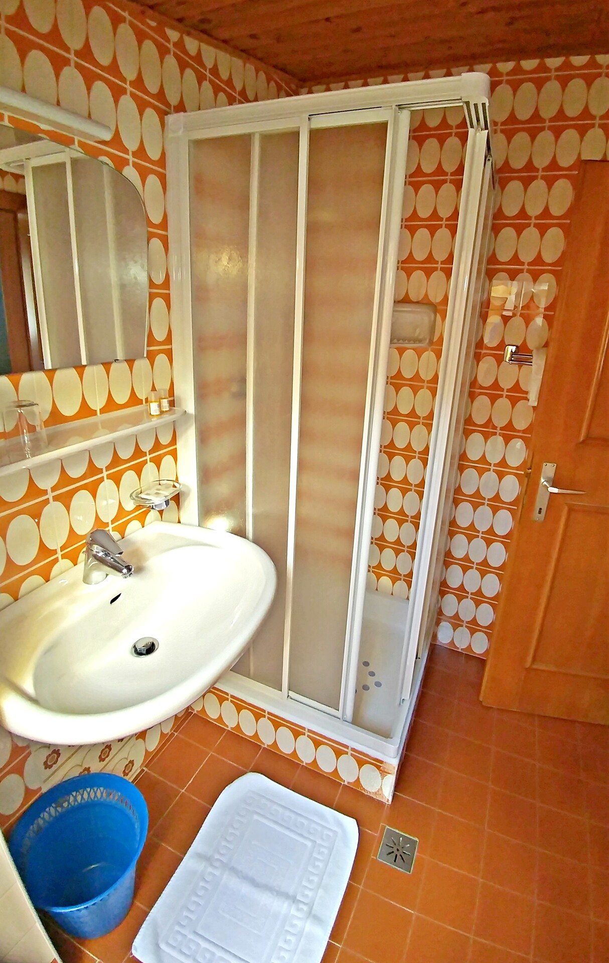 Bagno con doccia
